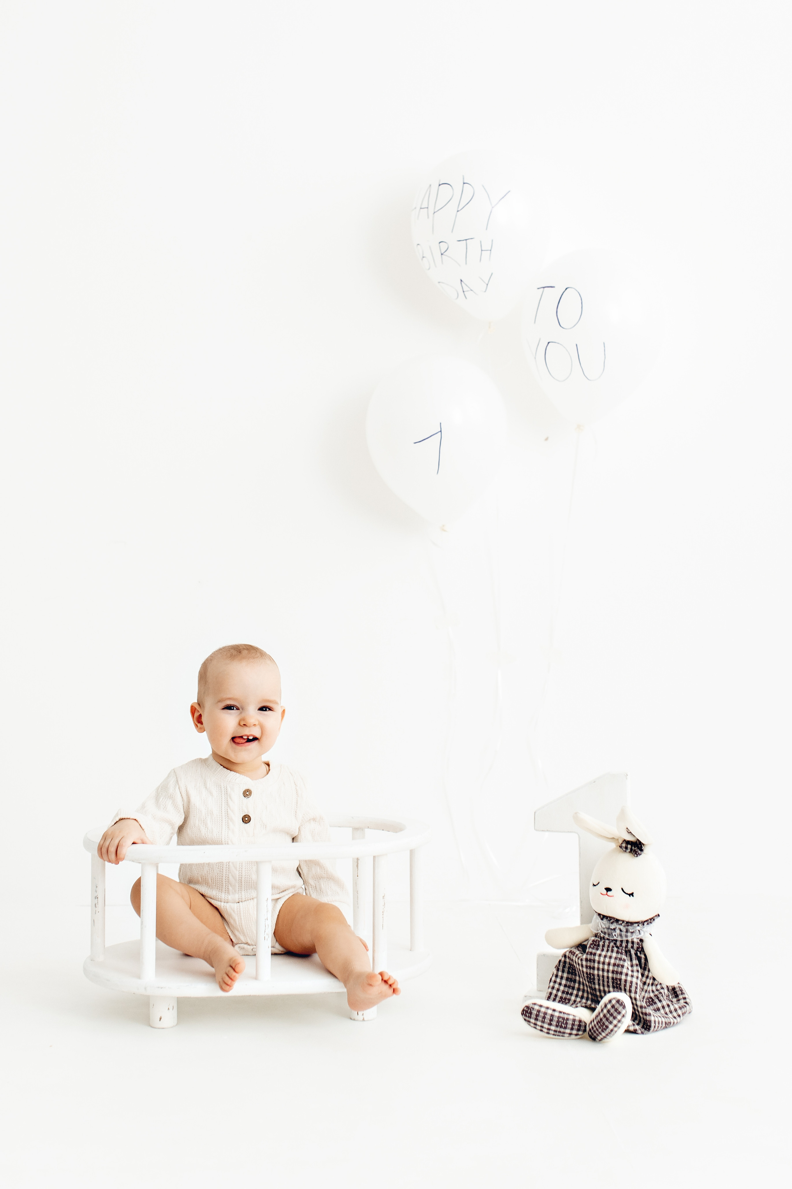 Первый тортик Софии. Фотограф новорожденных в городе Ульяновске Павленкова Лилия