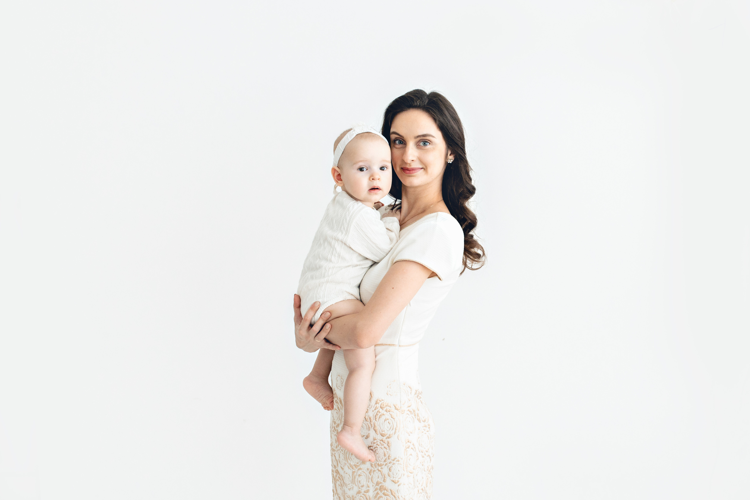 Первый тортик Софии. Фотограф новорожденных в городе Ульяновске Павленкова Лилия