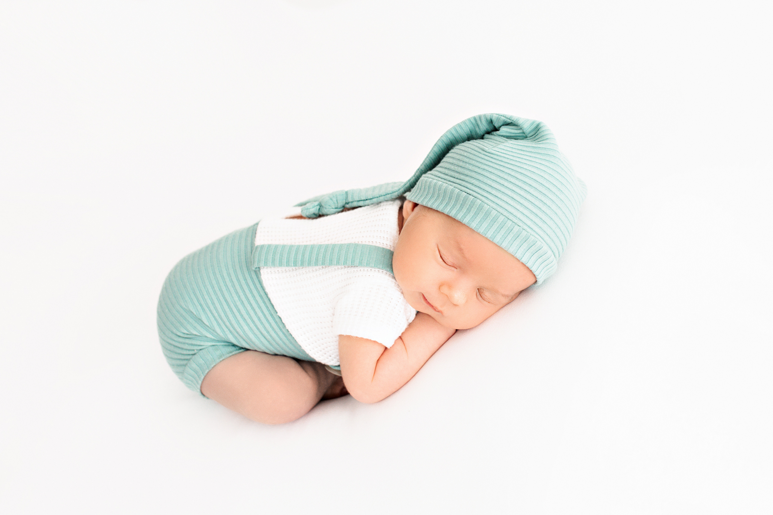 Первая фотосессия Игоря. Фотограф новорожденных в городе Ульяновске Павленкова Лилия