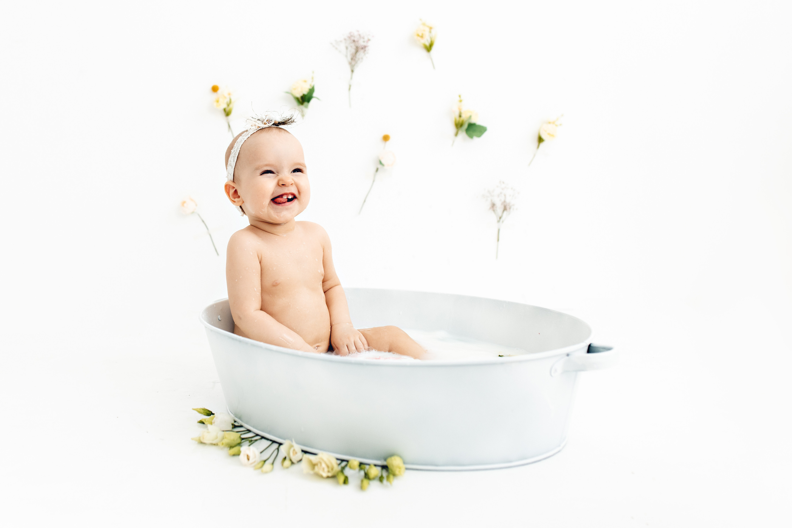 Первый тортик Софии. Фотограф новорожденных в городе Ульяновске Павленкова Лилия