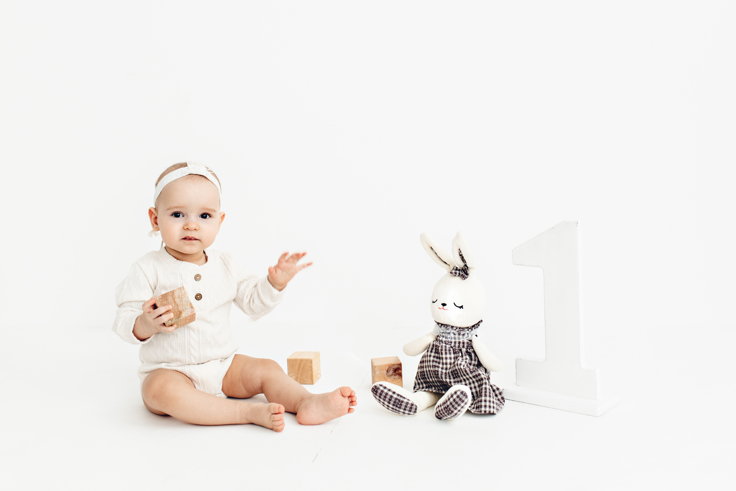 Первый тортик Софии. Фотограф новорожденных в городе Ульяновске Павленкова Лилия