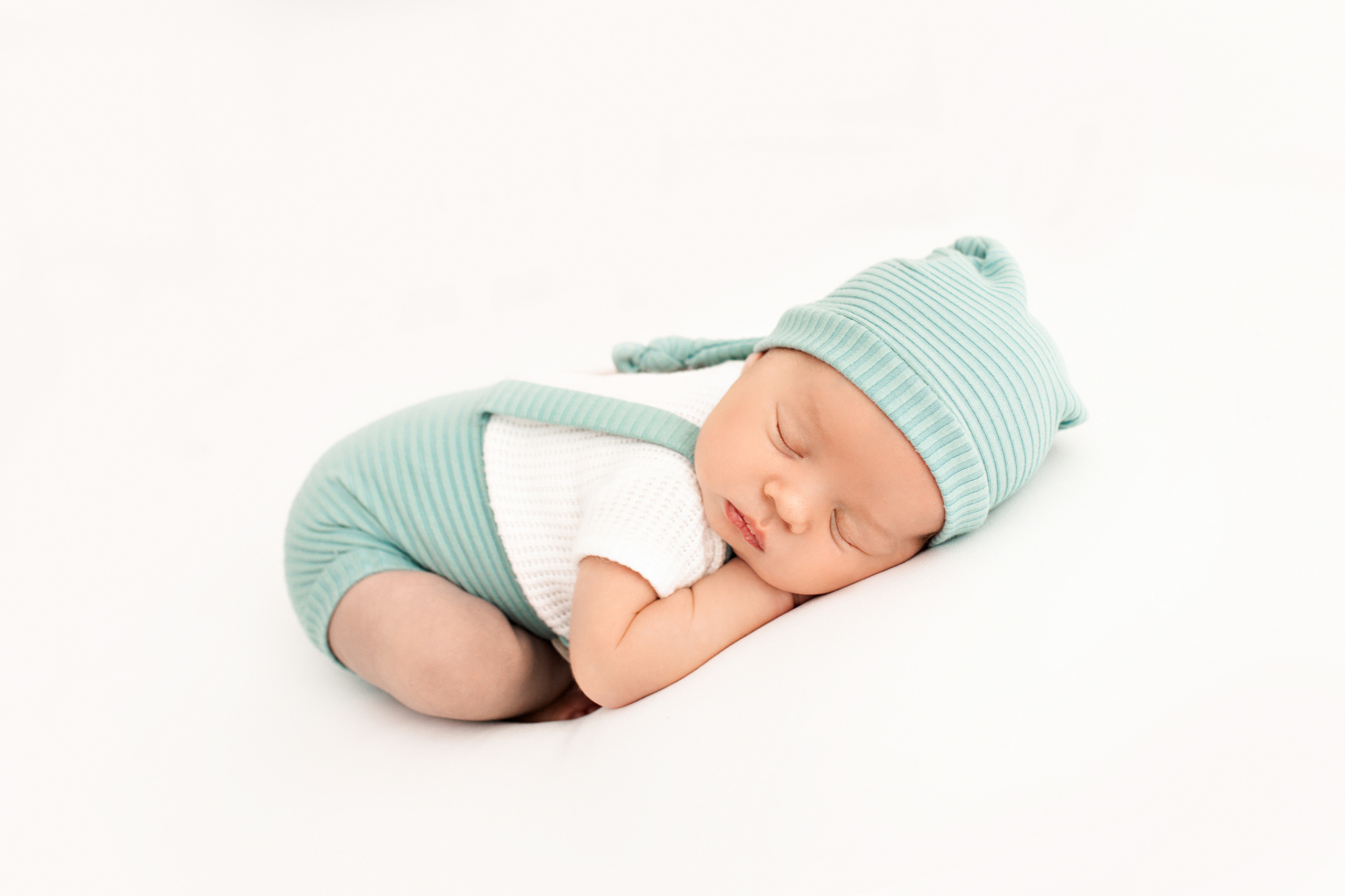 Первая фотосессия Игоря. Фотограф новорожденных в городе Ульяновске Павленкова Лилия