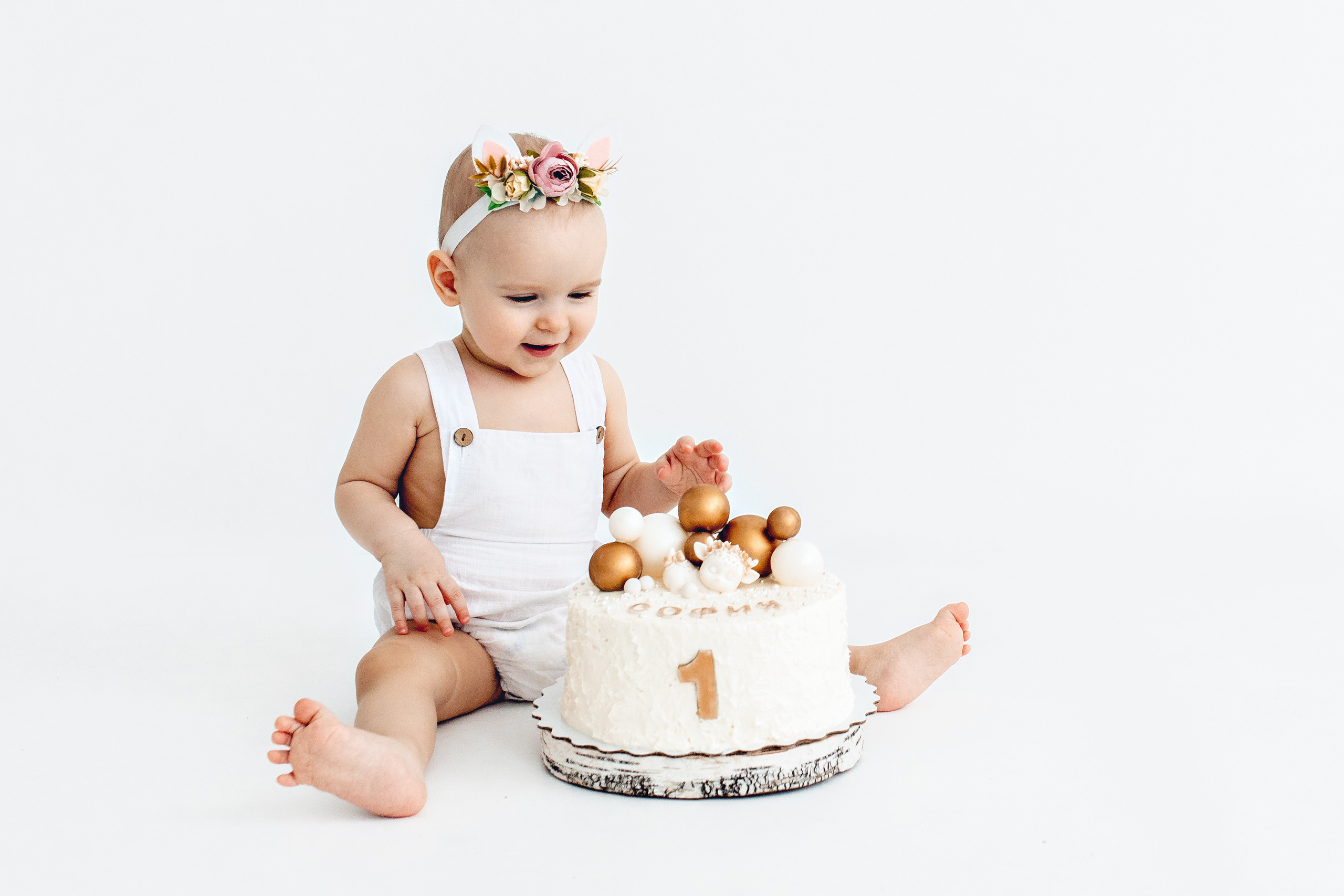 Первый тортик Софии. Фотограф новорожденных в городе Ульяновске Павленкова Лилия