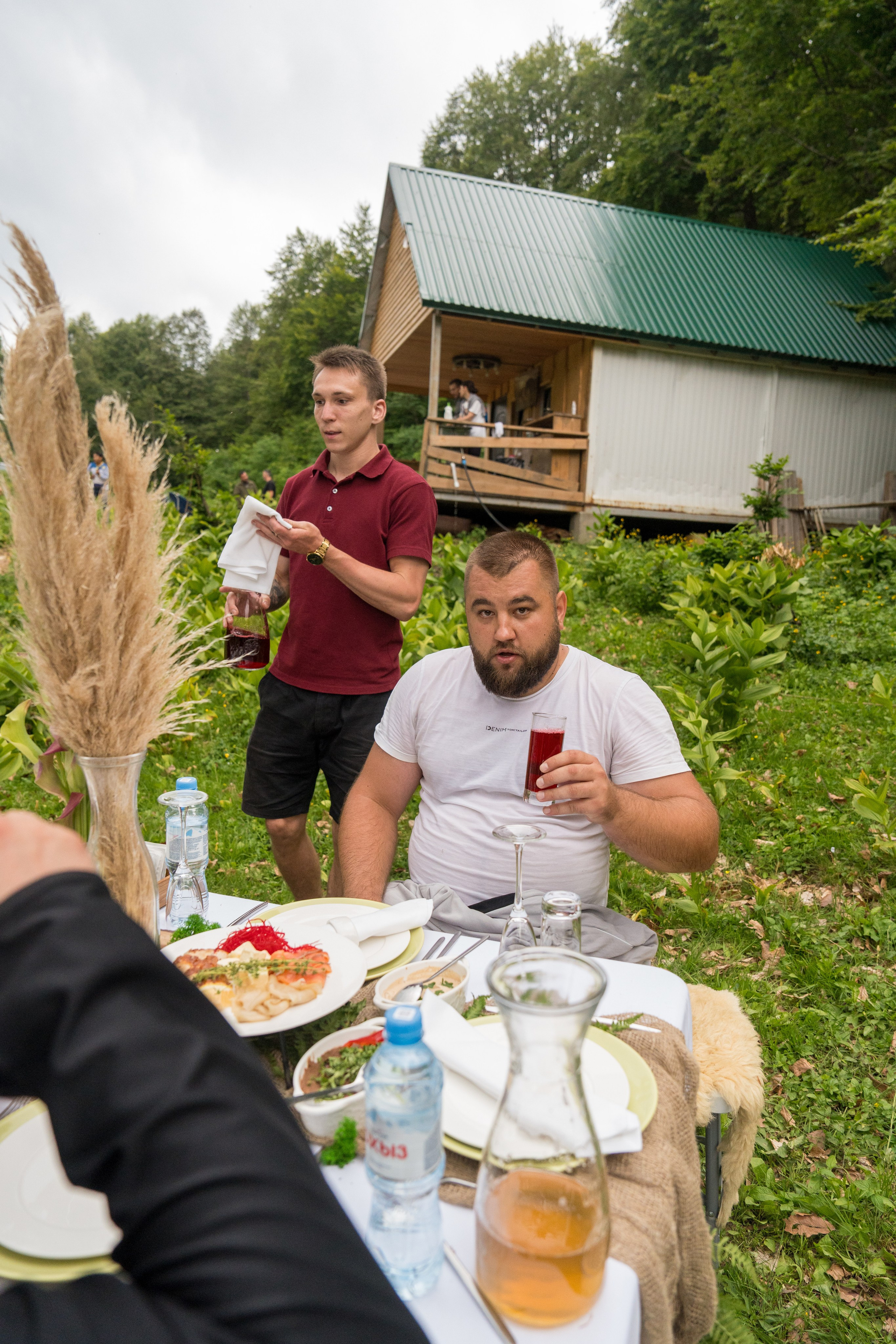 MICE мероприятие для компании «Доставка морем»: хайкинг к Ачипсинским водопадам. Репортажный фотограф в Красной Поляне и Сочи Павлюченко Екатерина