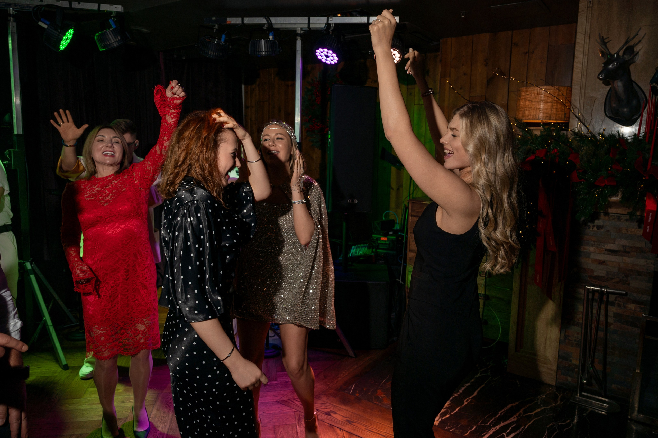 Новый год 2025 в ресторане Red Fox. Репортажный фотограф в Красной Поляне и Сочи Павлюченко Екатерина