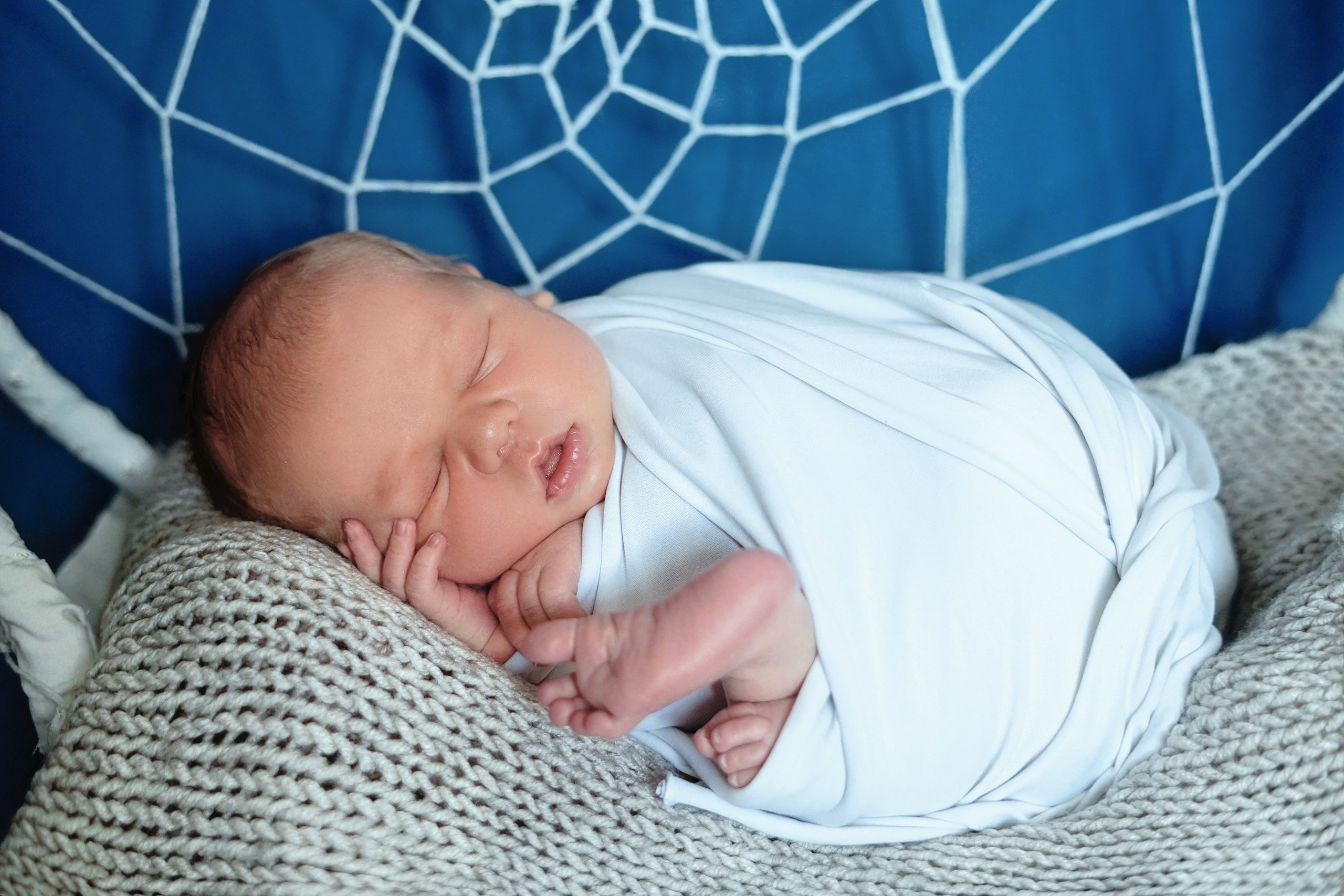 Василий. Newborn съемка. Мила Посвит Фотограф новорожденных в Тобольске