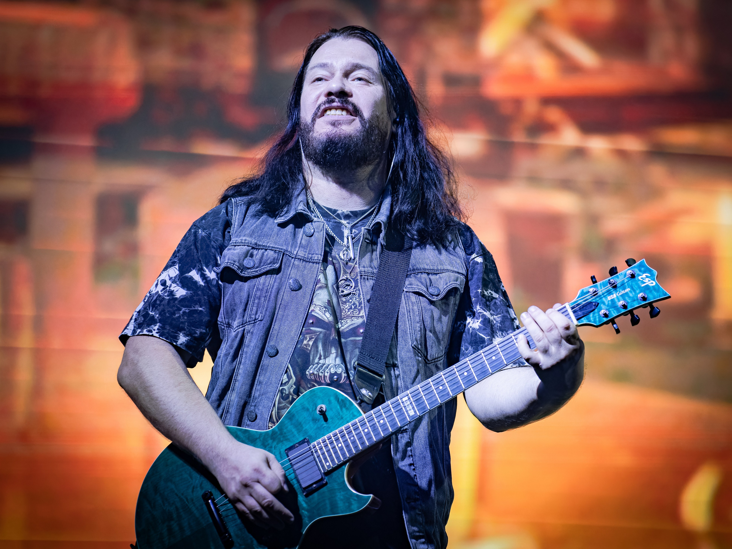 Эпидемия. Крылья Сахалина. Фотограф. г. Южно-Сахалинск. Олег Толстов