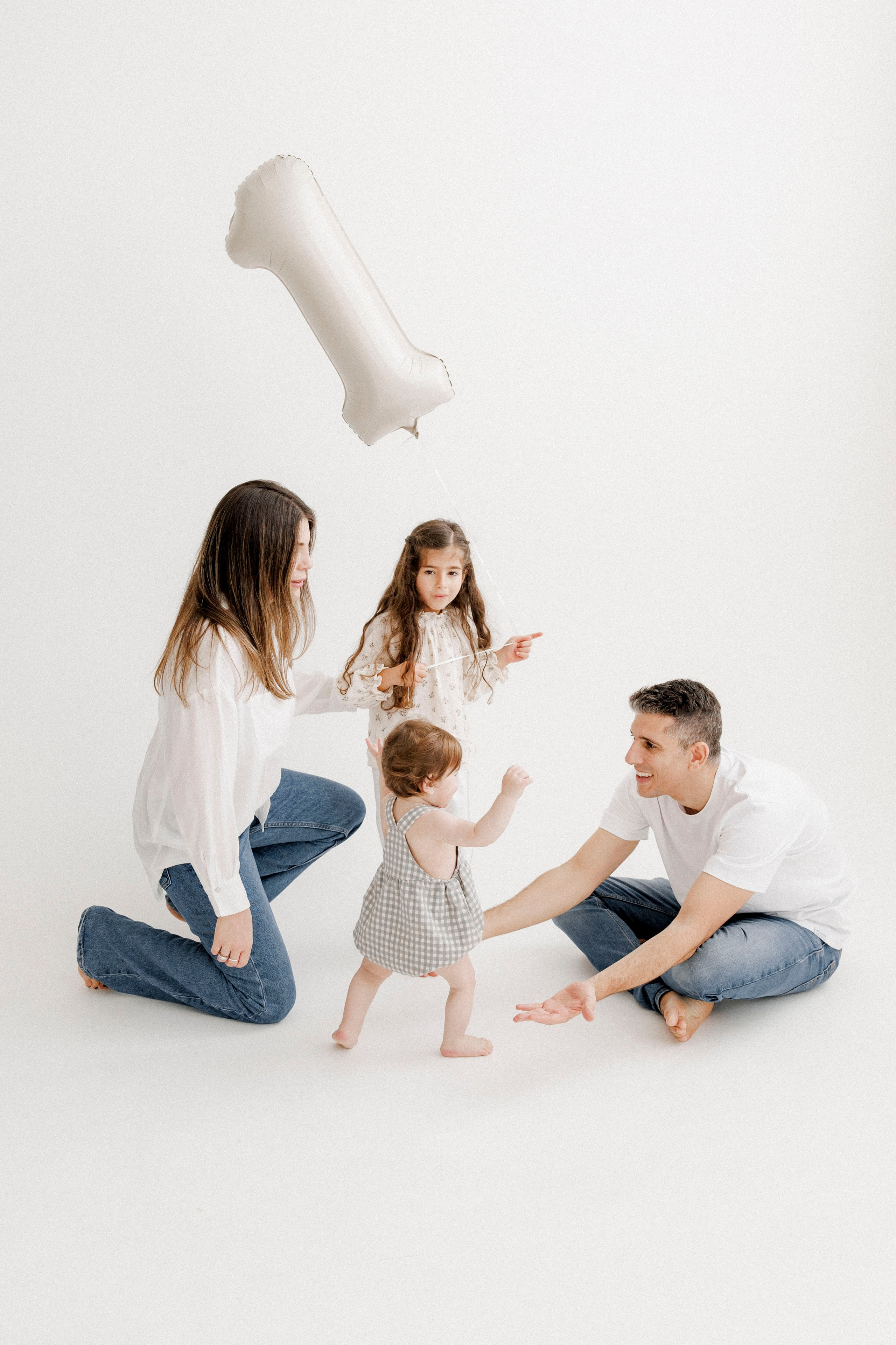 One year inside the White studio. Wedding and family photographer