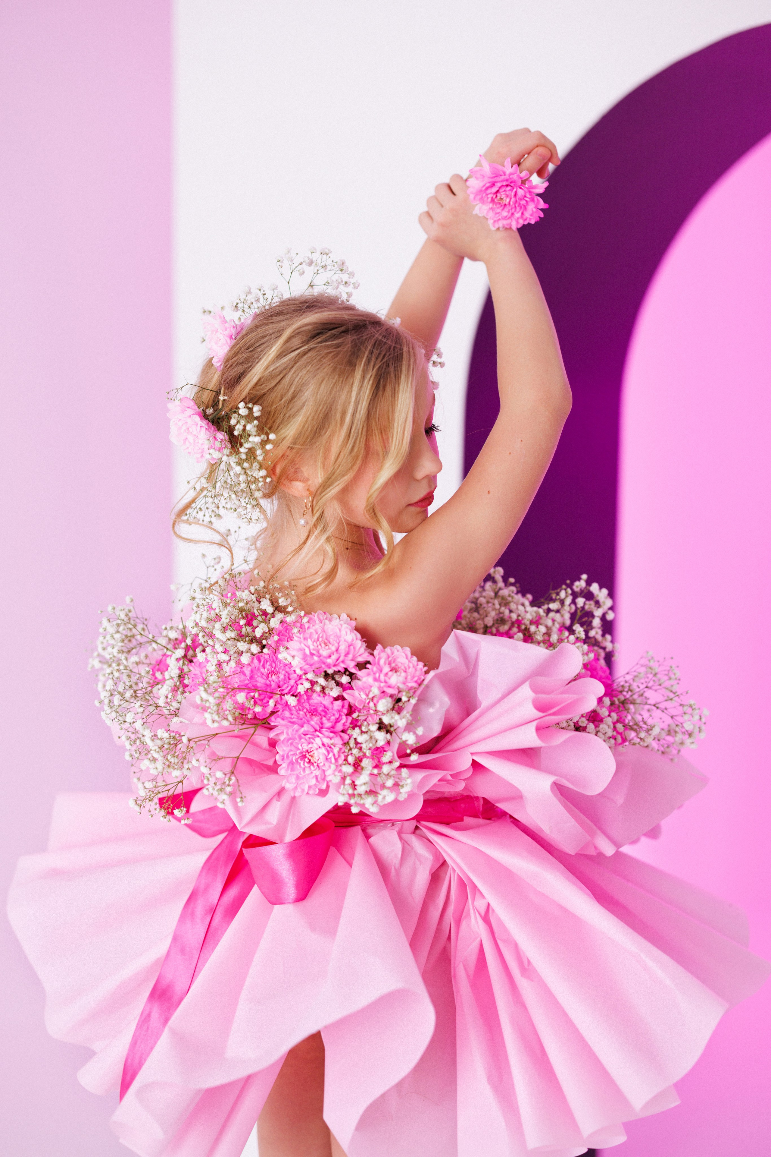 Фотосессия для девочек в форме букета с живыми цветами. Семейный и детский фотограф в Краснодаре Анна Трашкова