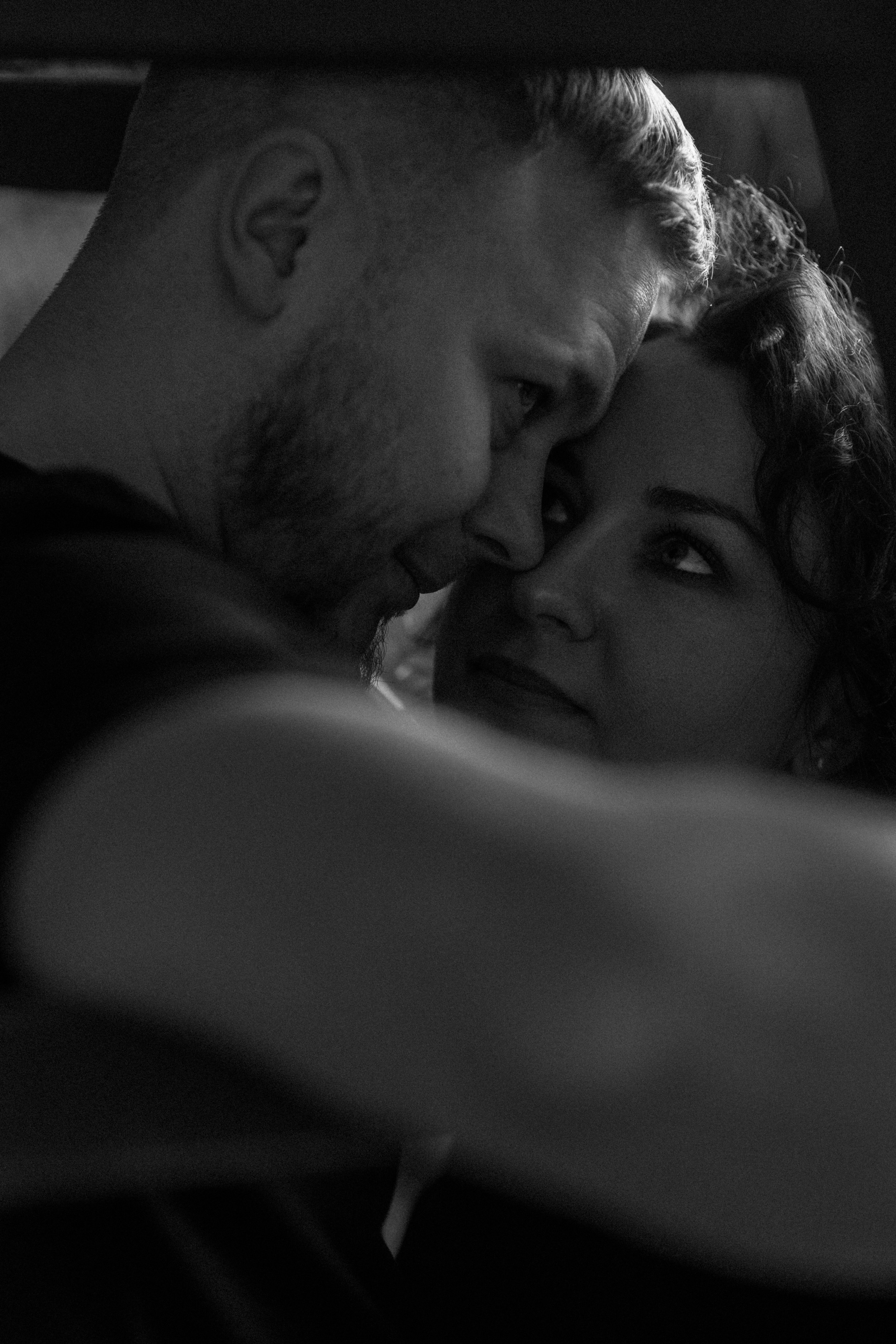 Стильная фотосессия влюбленных в студии — уют и эмоции в каждом кадре. Профессиональный фотограф в Москве. Елена Шуваева