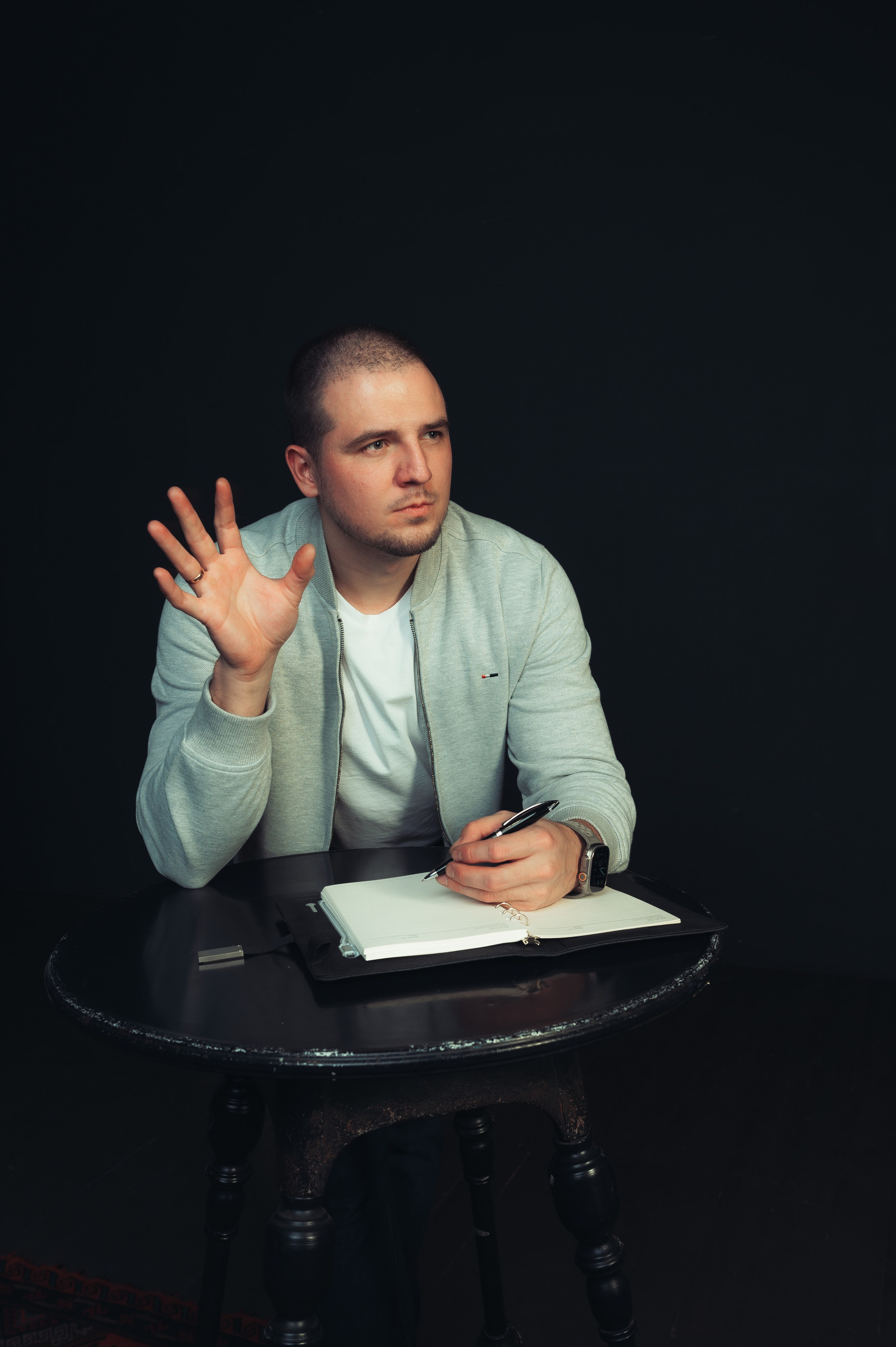 Никита Пустовалов — портретная съёмка. Иван Кубик — фотограф и видеограф