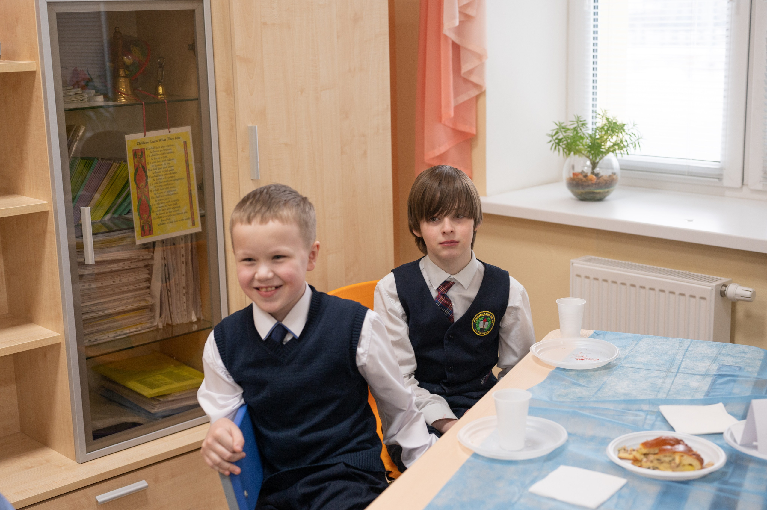 Репортаж мероприятия в классе 5Ж 16 гимназия 2024 г. Фотограф новорожденных, семейный детский в Тюмени Татьяна Морозова