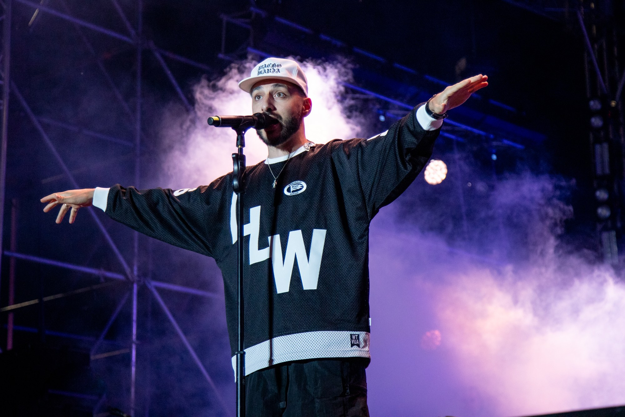 L'One. Репортажный, промышленный и маркетплейс-фотограф Дмитрий Чернат