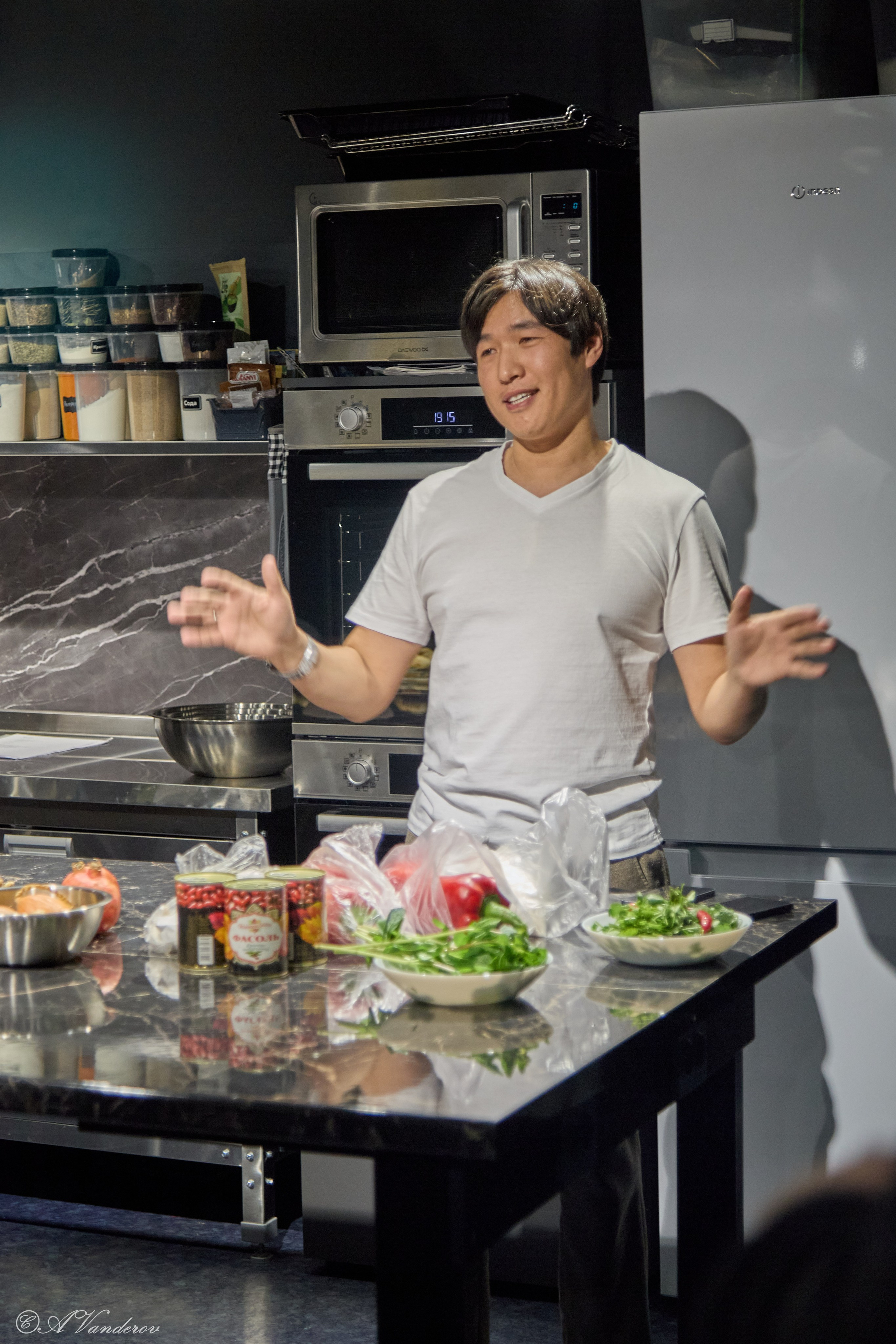 Мужские разговоры на кухне. Фотограф Омск | Александр Вандеров