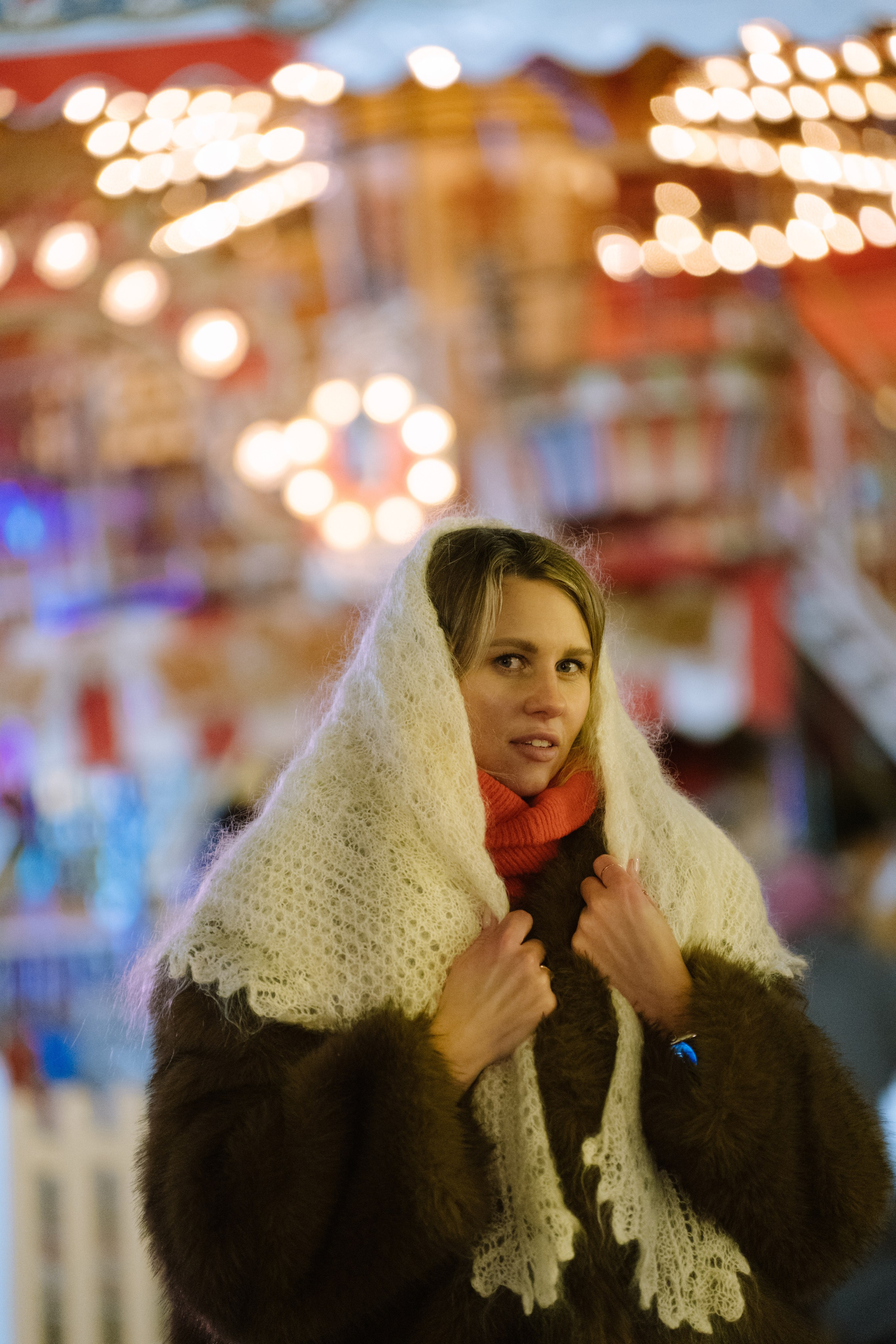 ПРОГУЛКА НА МАНЕЖНОЙ ПЛОЩАДИ ДЛЯ ДЕВУШКИ ПЕРЕД НОВЫМ ГОДОМ (НОВОГОДНЯЯ ФОТОСЕССИИЯ НА МАНЕЖНОЙ ПЛОЩАДИ). Профессиональный фотограф, Санкт-Петербург — Виктория Богомолова