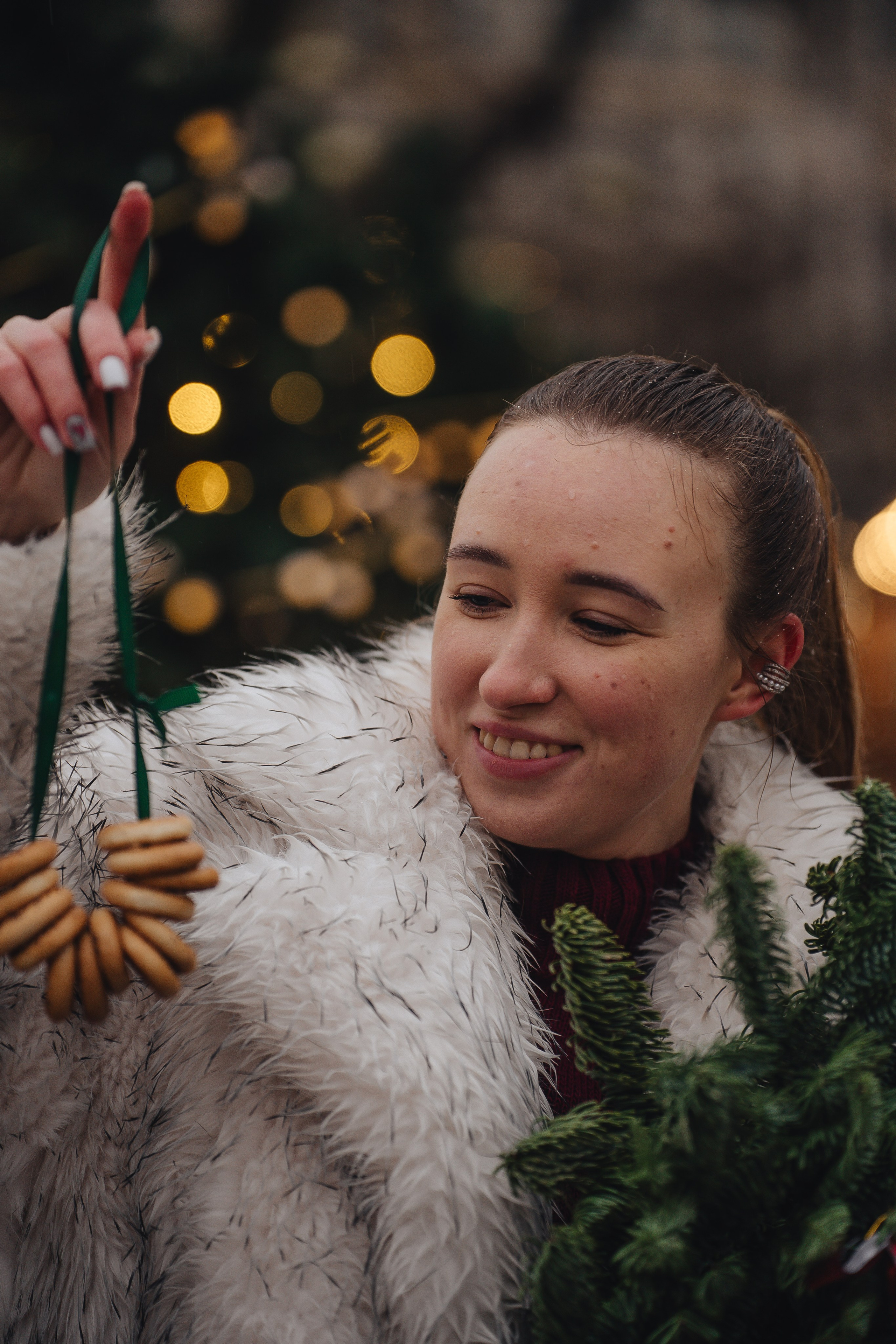 ПРОГУЛКА НА МАНЕЖНОЙ ПЛОЩАДИ ДЛЯ ДЕВУШКИ ПЕРЕД НОВЫМ ГОДОМ (НОВОГОДНЯЯ ФОТОСЕССИИЯ НА МАНЕЖНОЙ ПЛОЩАДИ). Профессиональный фотограф, Санкт-Петербург — Виктория Богомолова