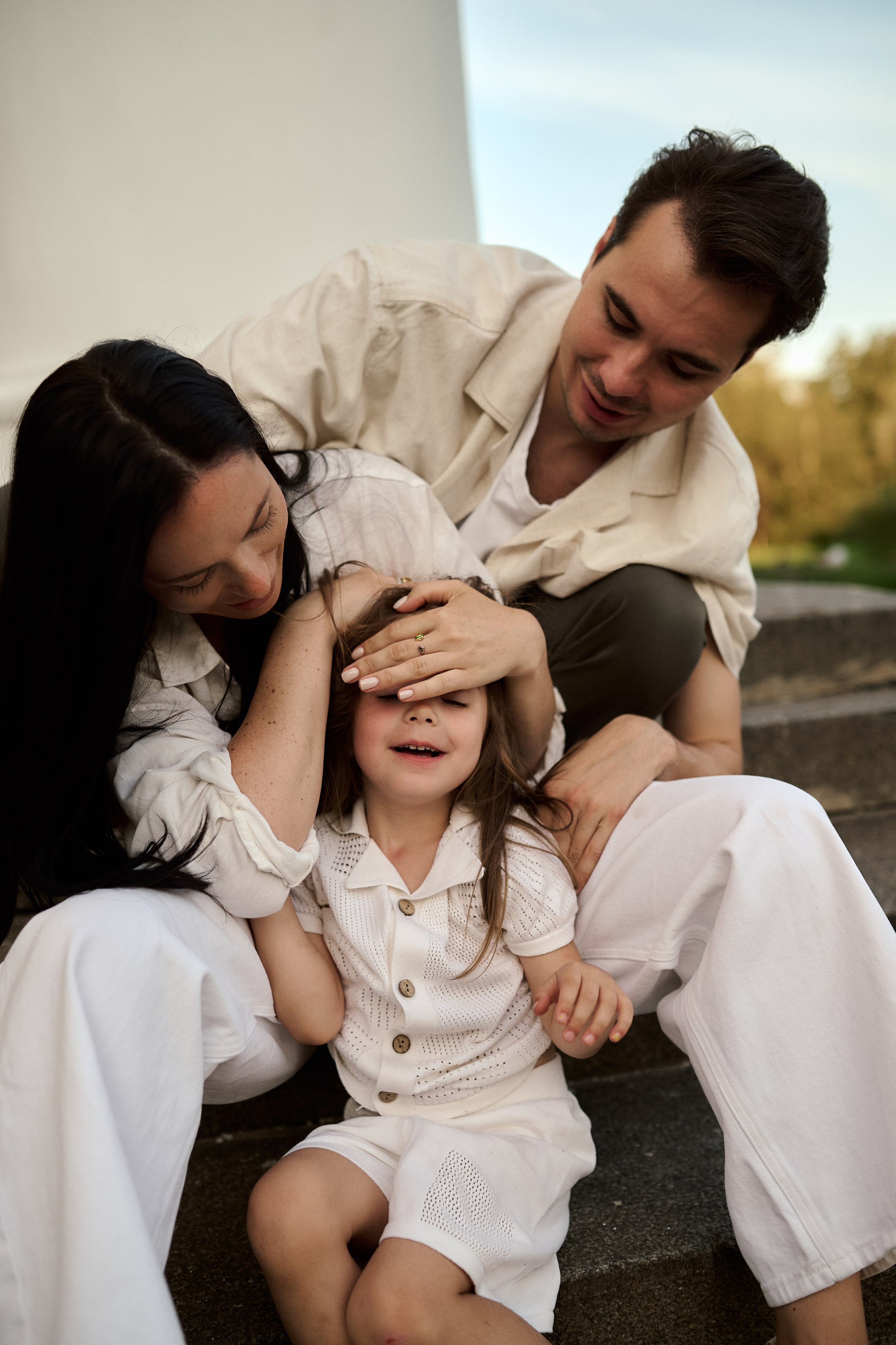 Рохус, Юля и Оливия в парке Останкино. Семейный и свадебный lifestyle-фотограф в Москве Мария Петрова