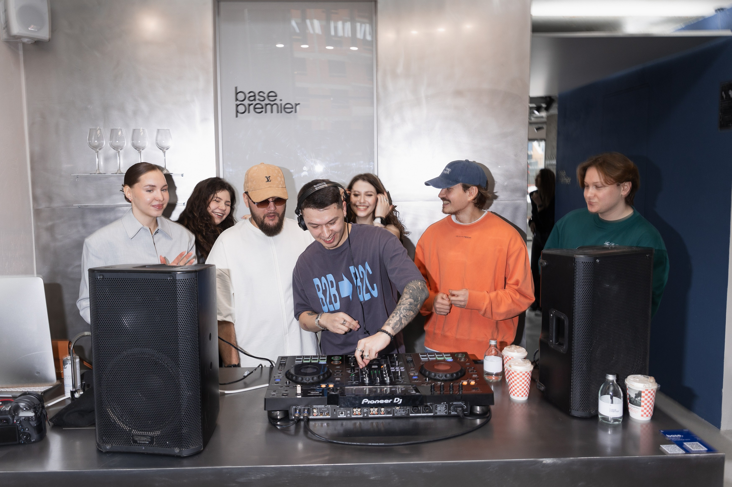 Base | открытие барбершопа. Showbiz | Fashion | Reportage