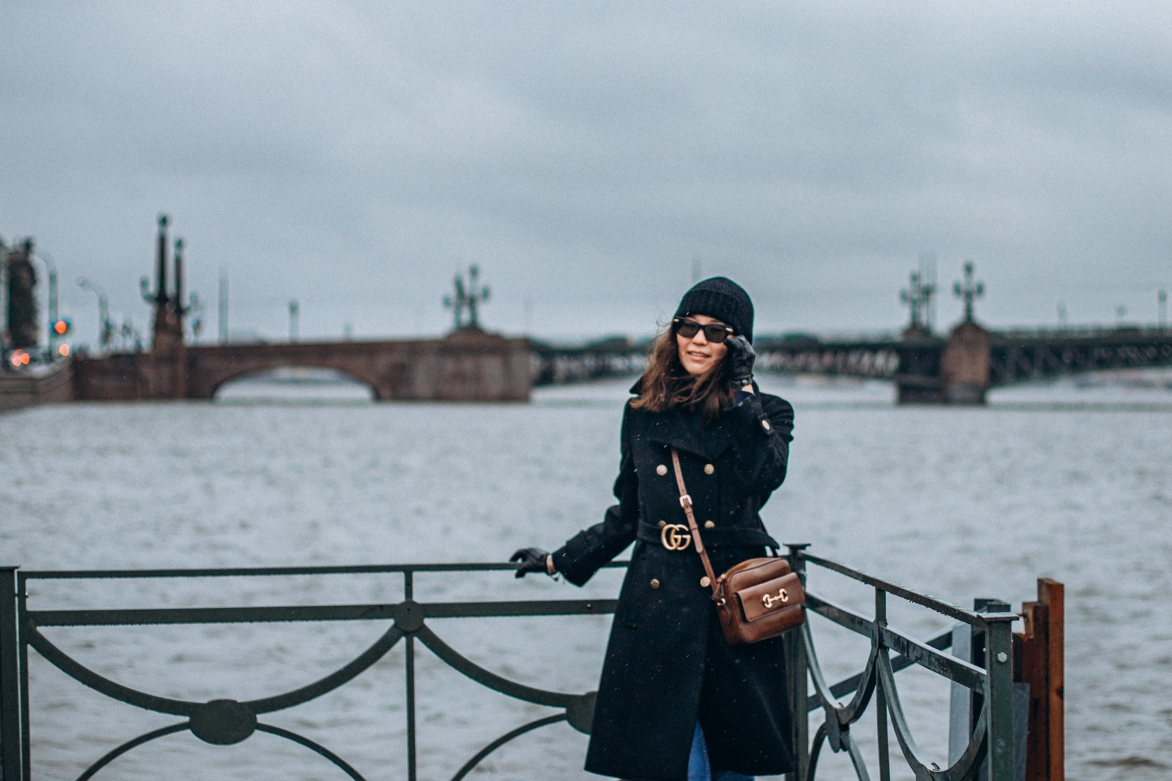 Александра и Анна в октябре. Фотопрогулка в Петербурге. Индивидуальный и семейный фотограф в Санкт-Петербурге