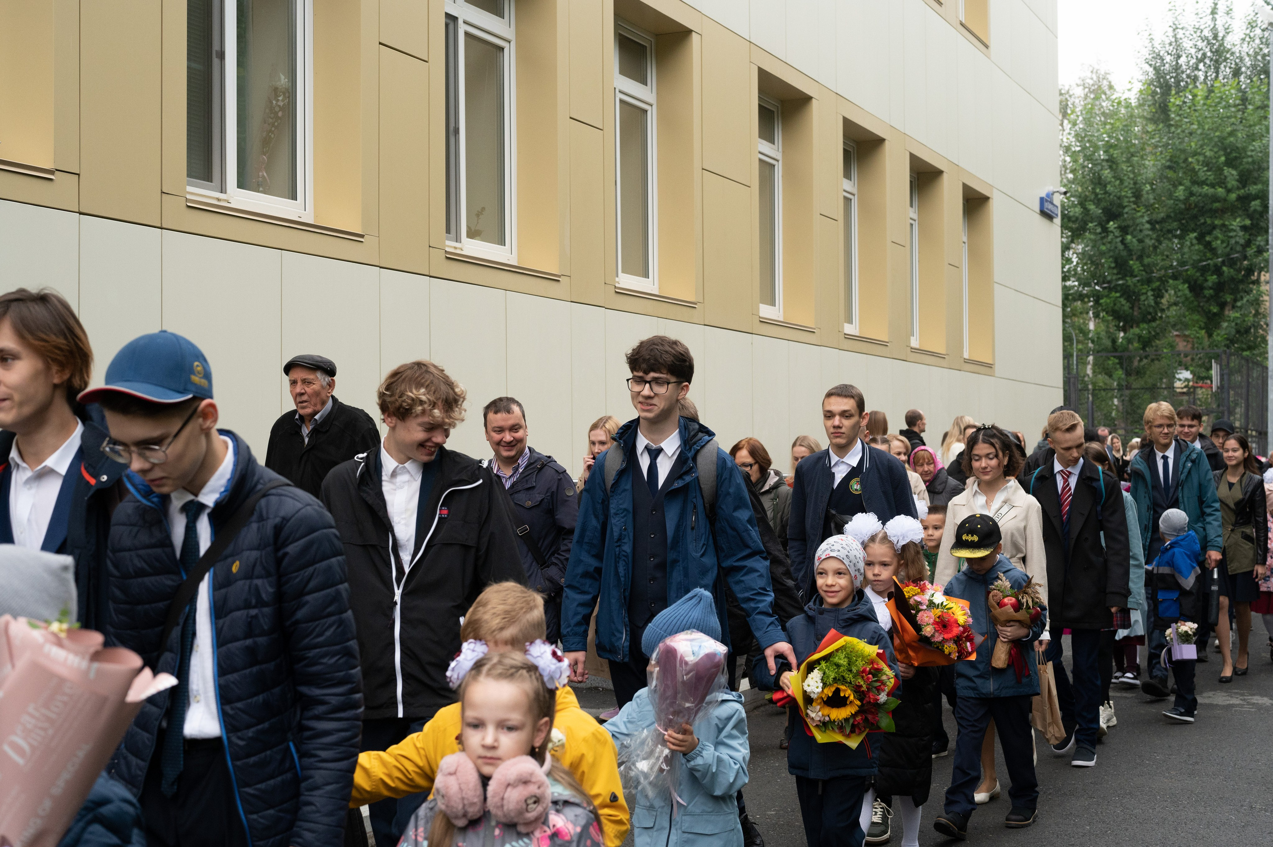 1 сентября 1 К 16 гимназия репортаж, линейка +в классе. Фотограф новорожденных, семейный детский в Тюмени Татьяна Морозова