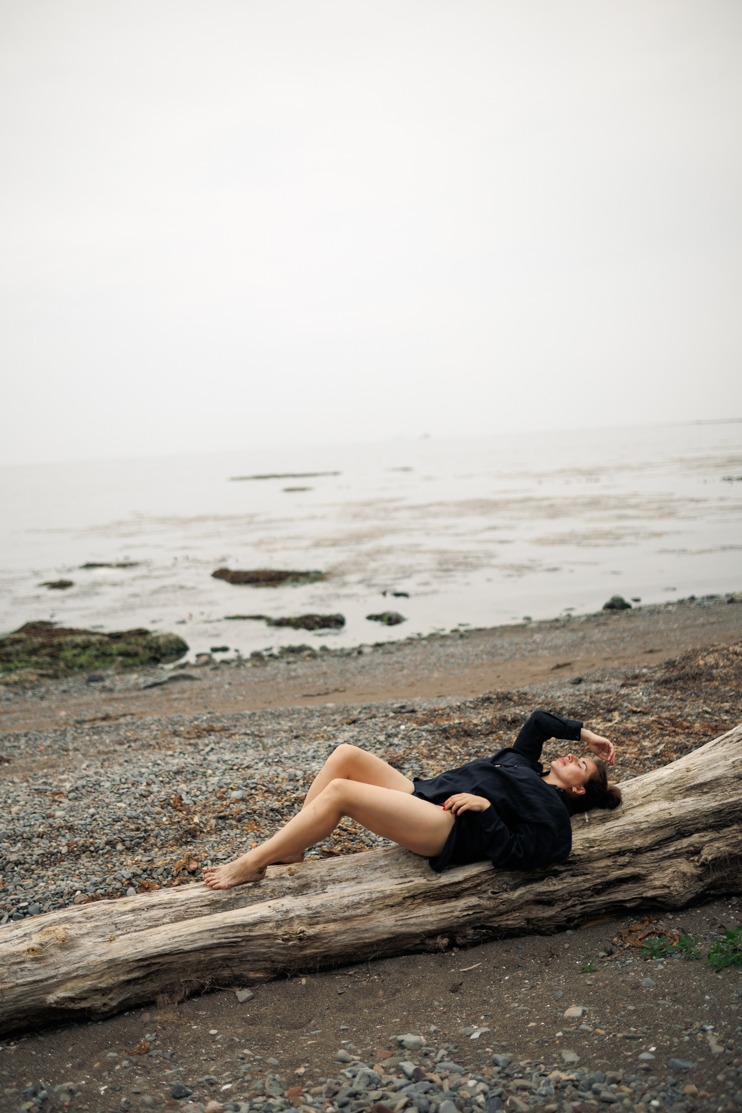 Женская фотосессия на берегу Охотского моря. Сахалин. Фотограф Валерия Горбунова Подольск Бутово Видное Щербинка