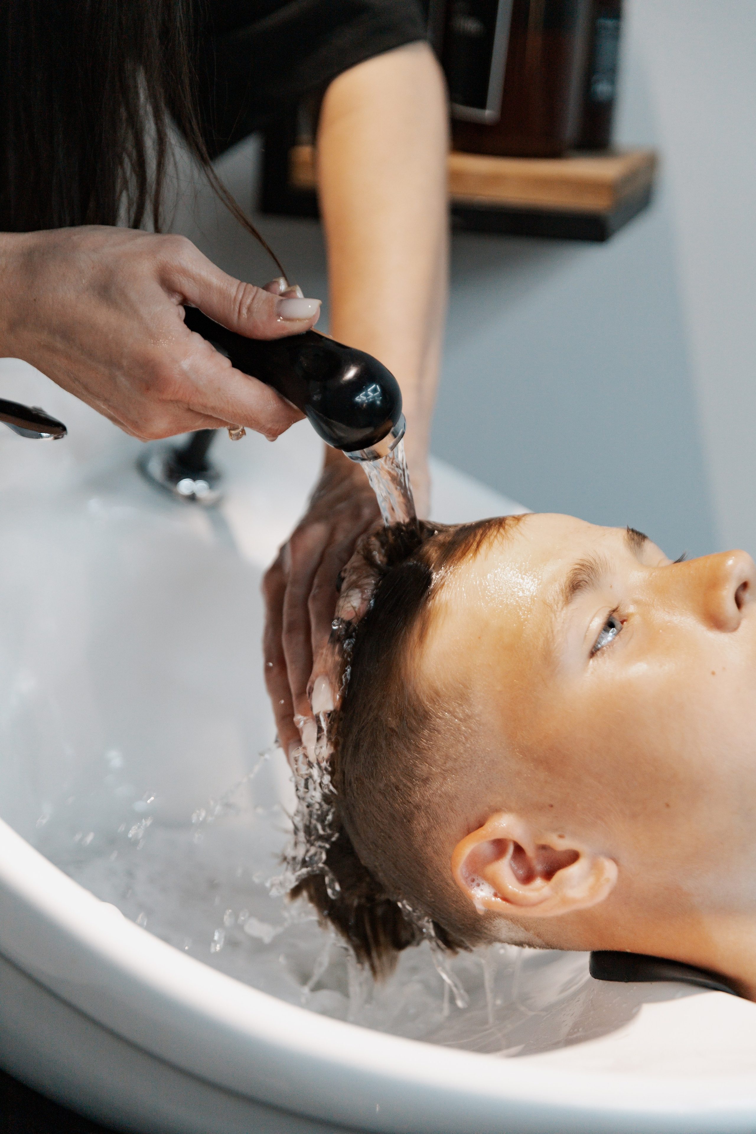 DERBY BARBERSHOP. LIYALEE PHOTO