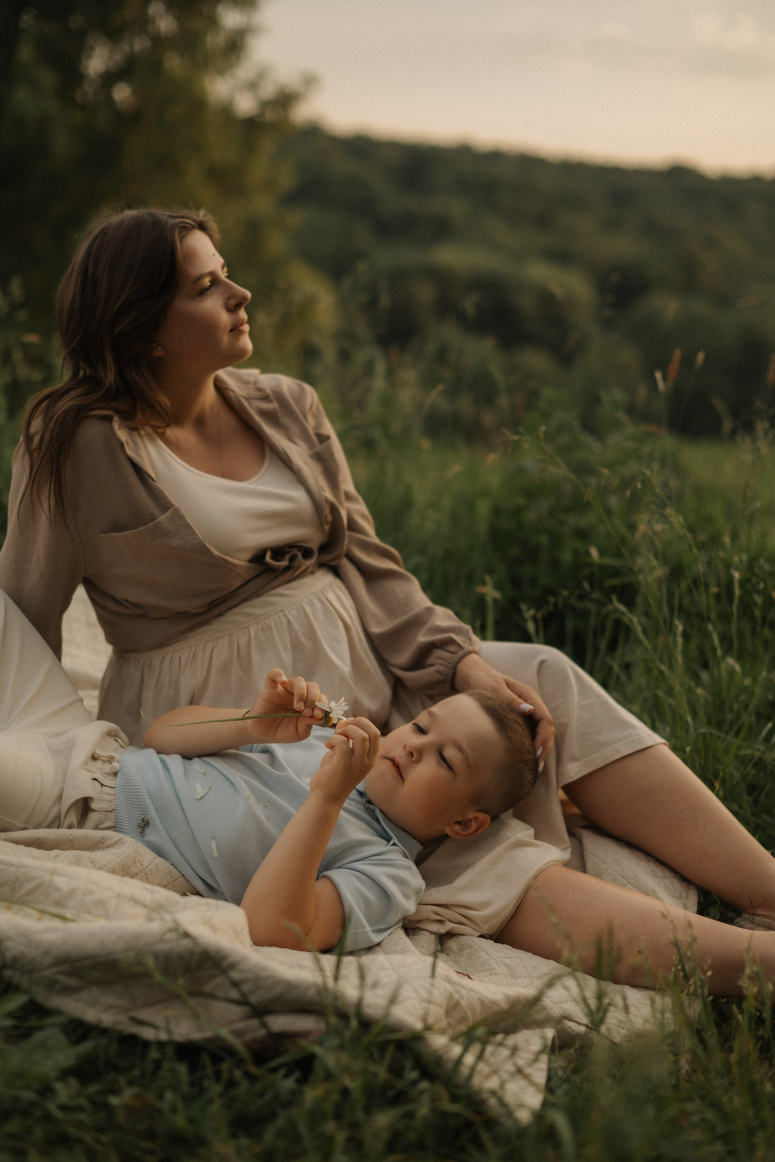 На холмах. Гаврилова Настя семейный фотограф lifestyle в Москве