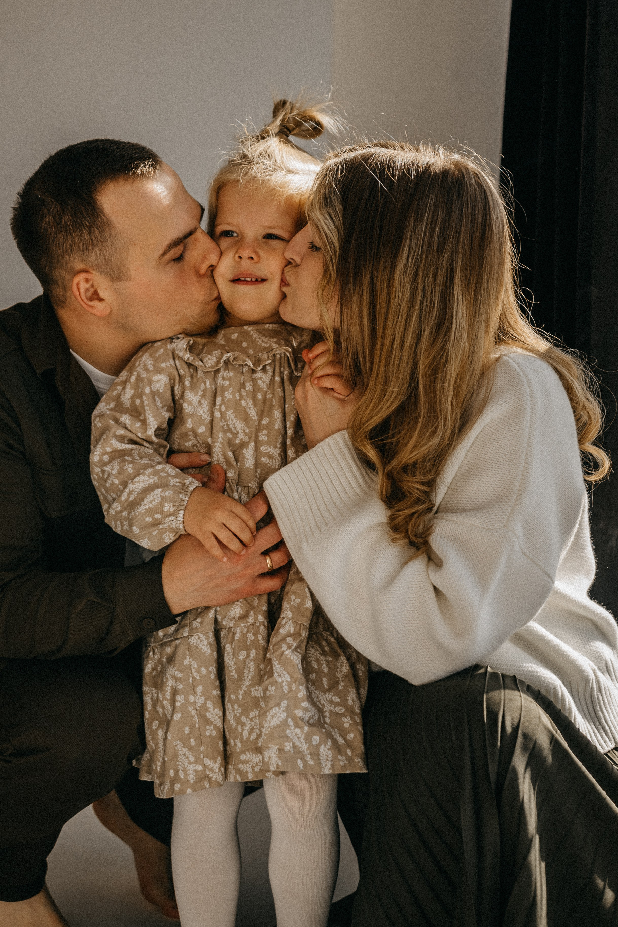 Евгения, Василиса и Михаил. Гаврилова Настя семейный фотограф lifestyle в Москве