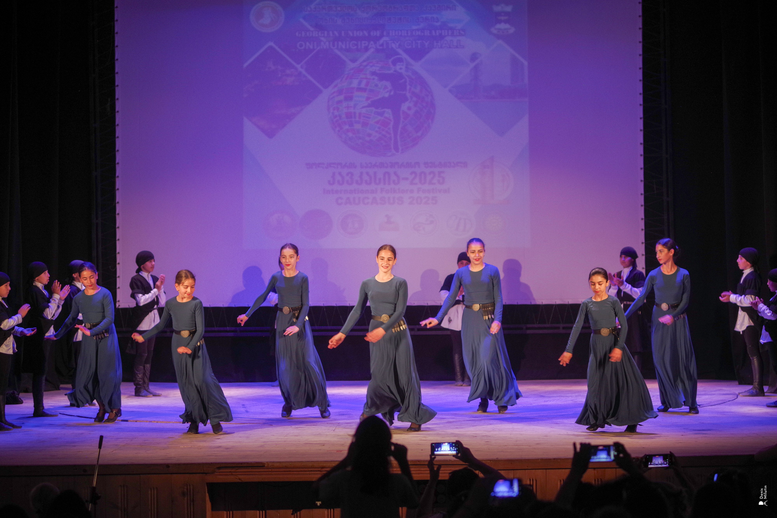 Танцы в прекрасном Они. Портретный фотограф Денис Милютин