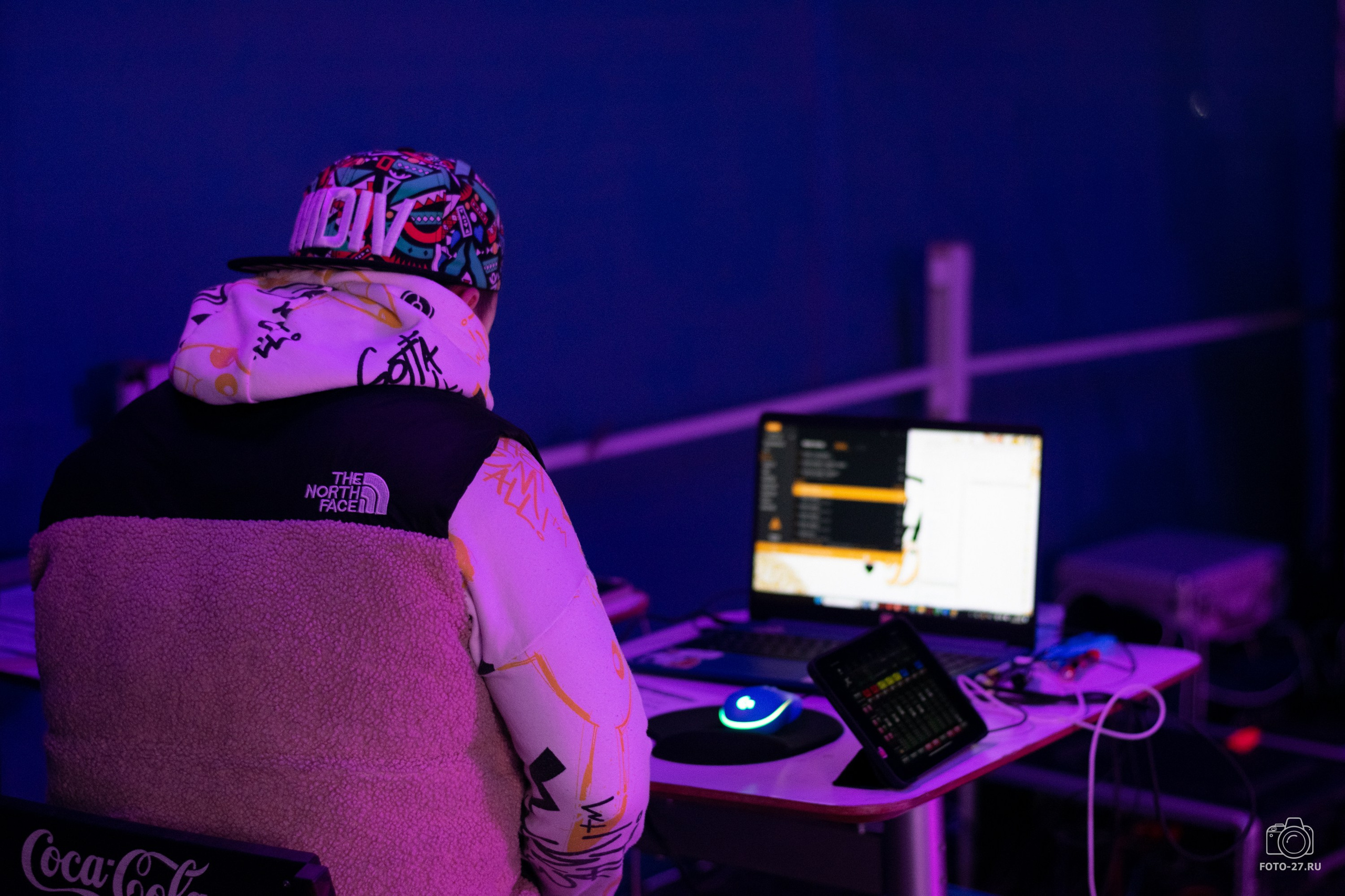 Антон Курдюмов фотограф в Хабаровске Рина Курдюмова фото27 foto27 Антон Дорофеев репортажный репортаж документалист Тони и Рина фотосоздатели Международный фестиваль Рок в защиту животных Хабаровск