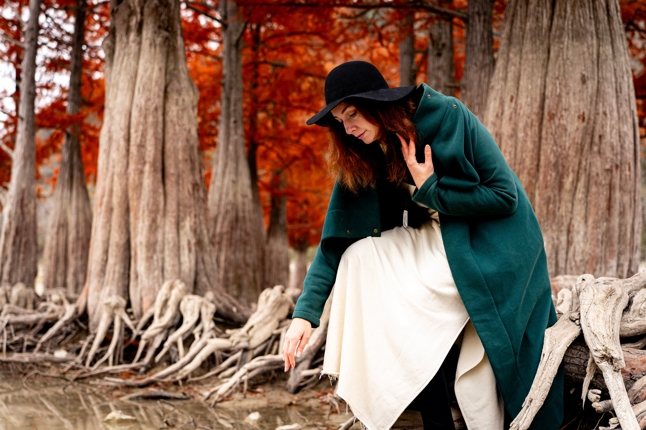 Осенняя фотосессия в Анапе — яркие кипарисы. Семейный и детский фотограф Екатерина Черняева. Снимаю портреты, love story, фотопрогулки, работаю на улице, в кафе, студии, дома у клиента