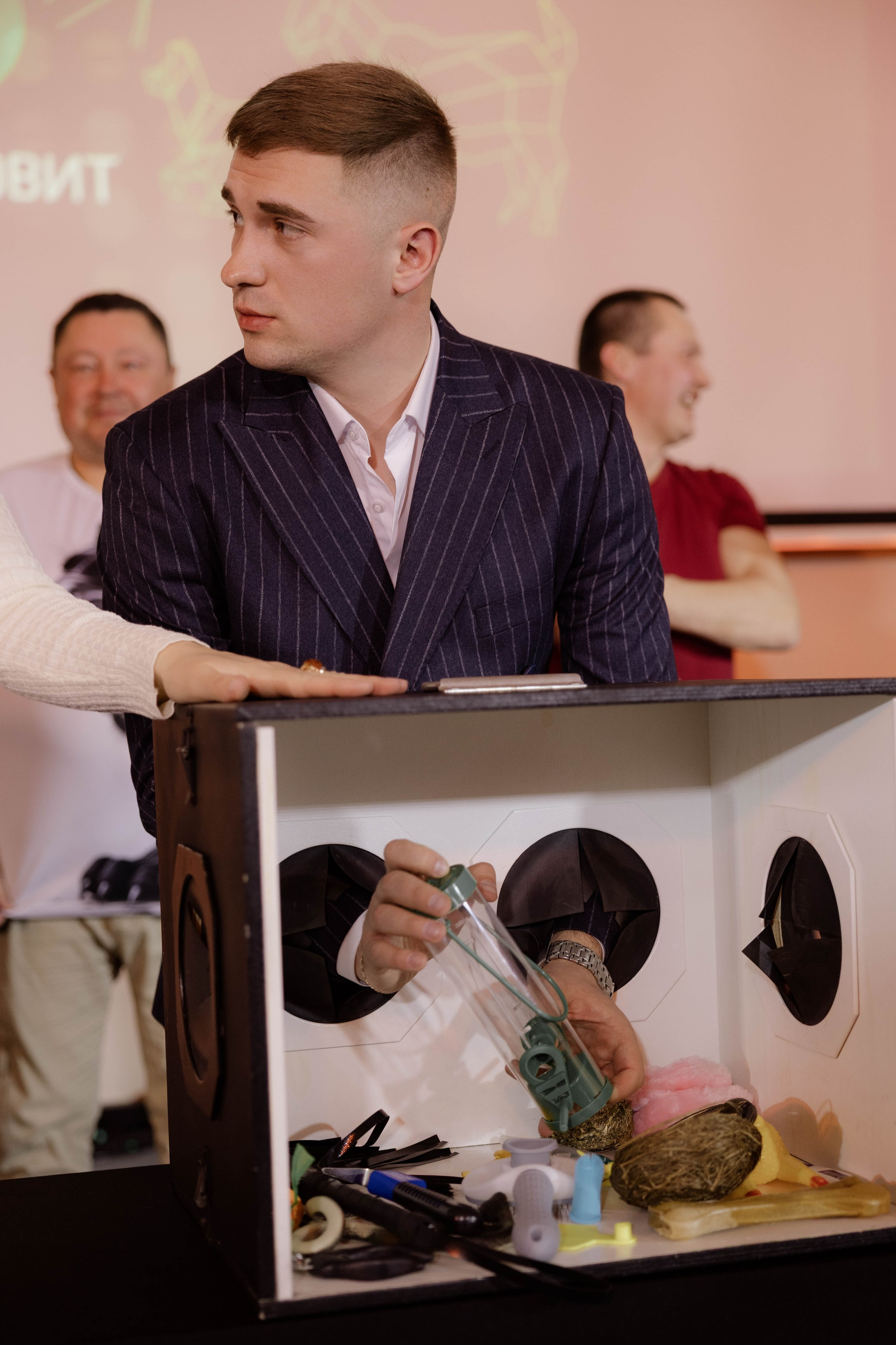 Конференция и ужи. Кормовит. Роза хутор. Фотограф Юсова Мария