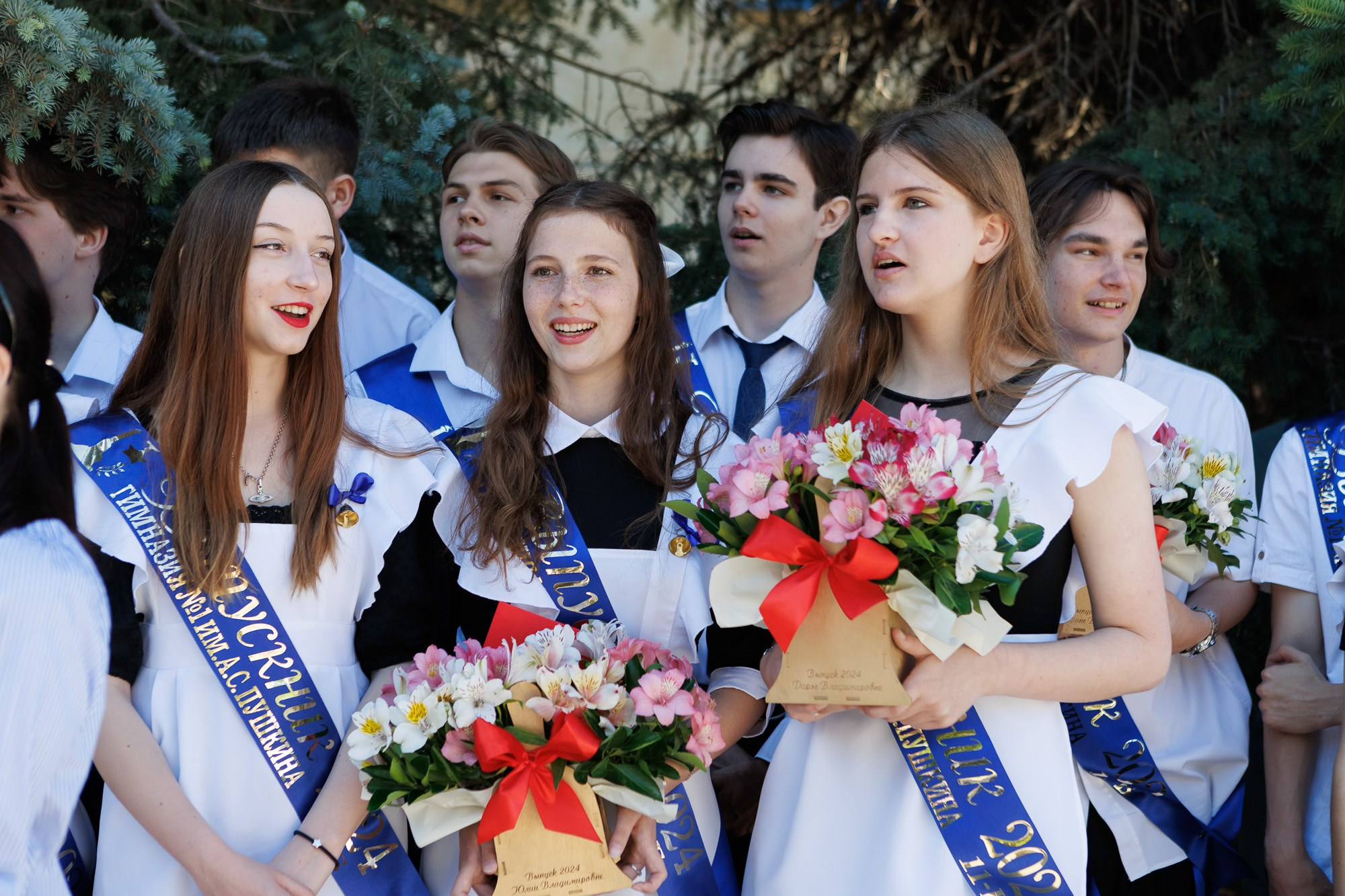 Последний звонок в Гимназии № 1, г. Севастополь. Свадебный фотограф, фотосъемка в Крыму, Севастополе, Симферополе, Ялте