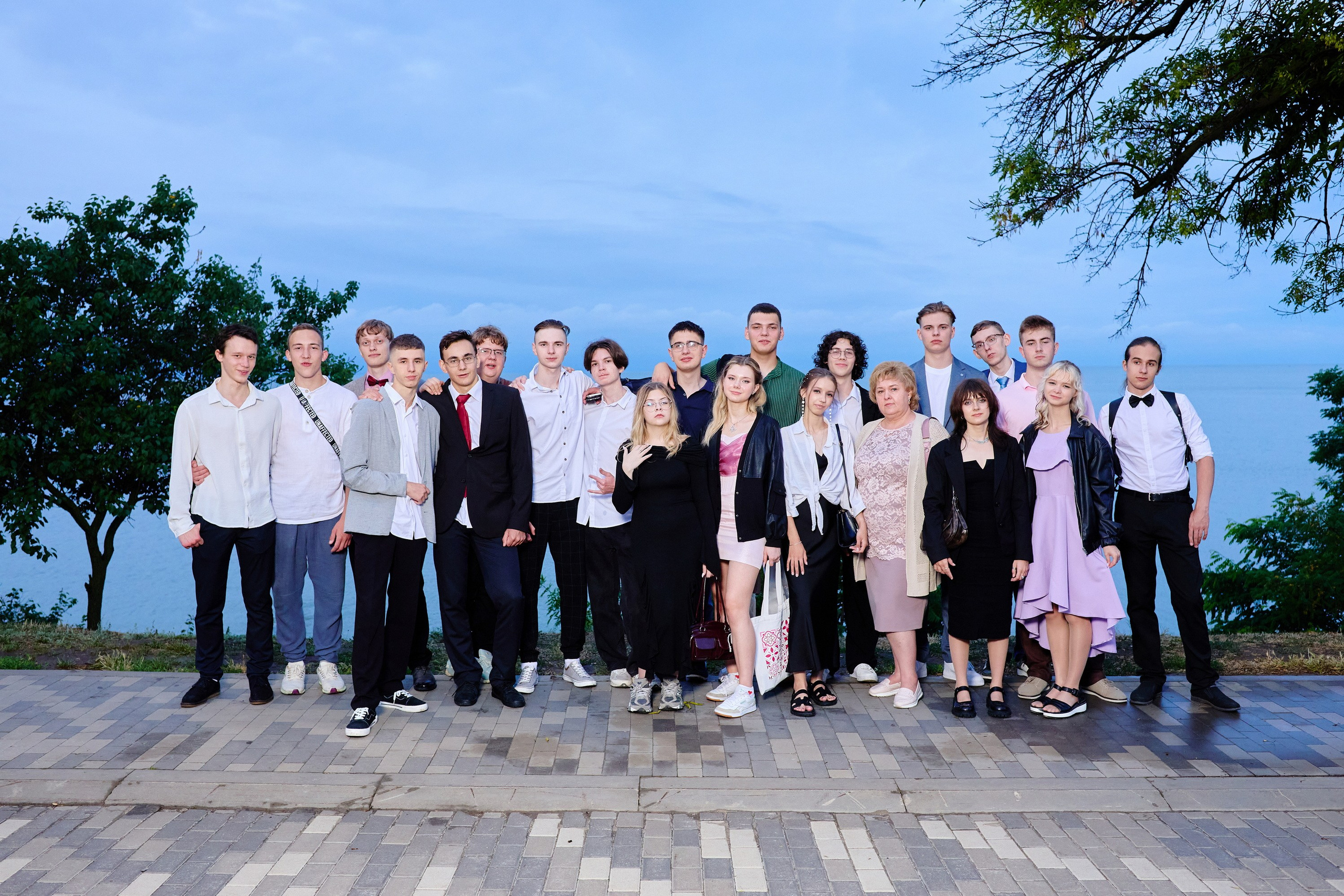 Выпускной 35 Сош. Фотограф Выпускные альбомы Таганрог Сергей Коробченко