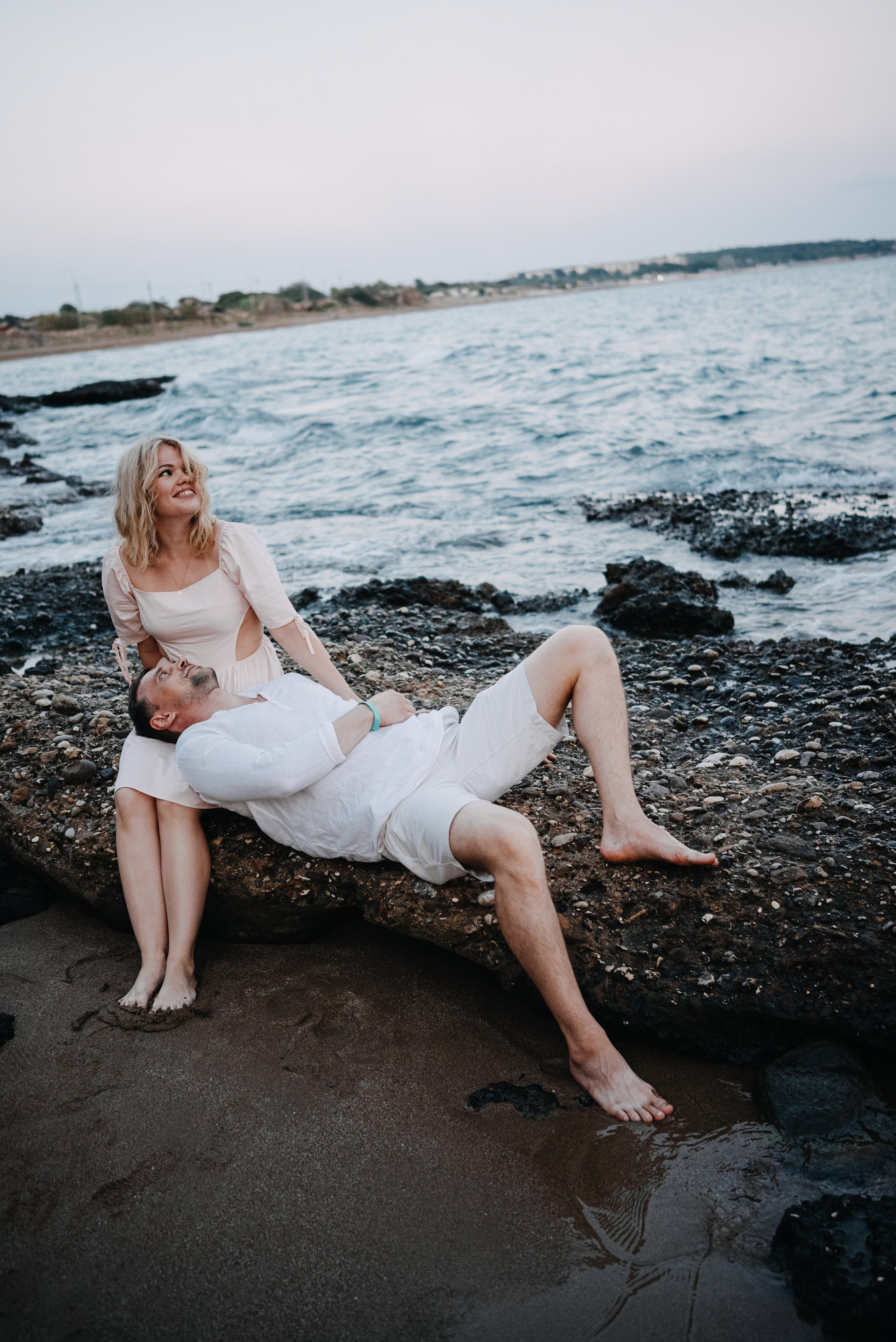 Съемка пары на море. Портретный и свадебный фотограф в Тбилиси • xeniqo