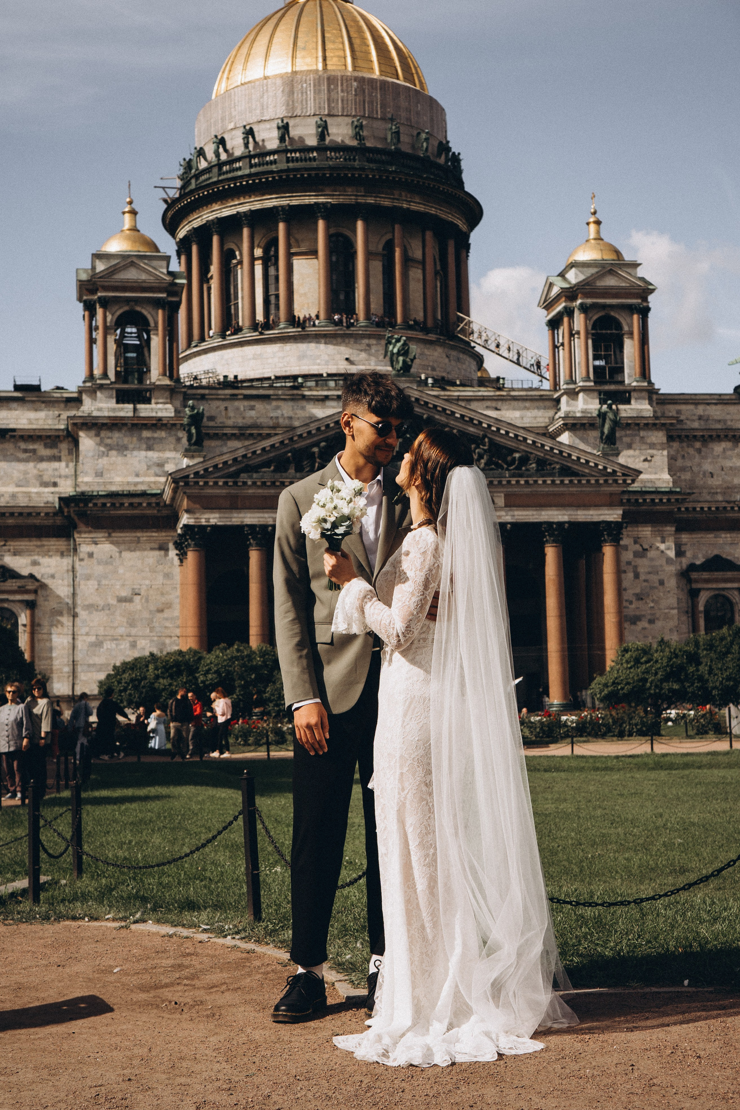 СВАДЕБНАЯ ПРОГУЛКА ВОЗЕ ИСАИКЕВСКОГО СОБОРА АСТОРИИ И ЗАКОНОДАЛЕТНОГО СОБРАНИЯ. Профессиональный фотограф, Санкт-Петербург — Виктория Богомолова