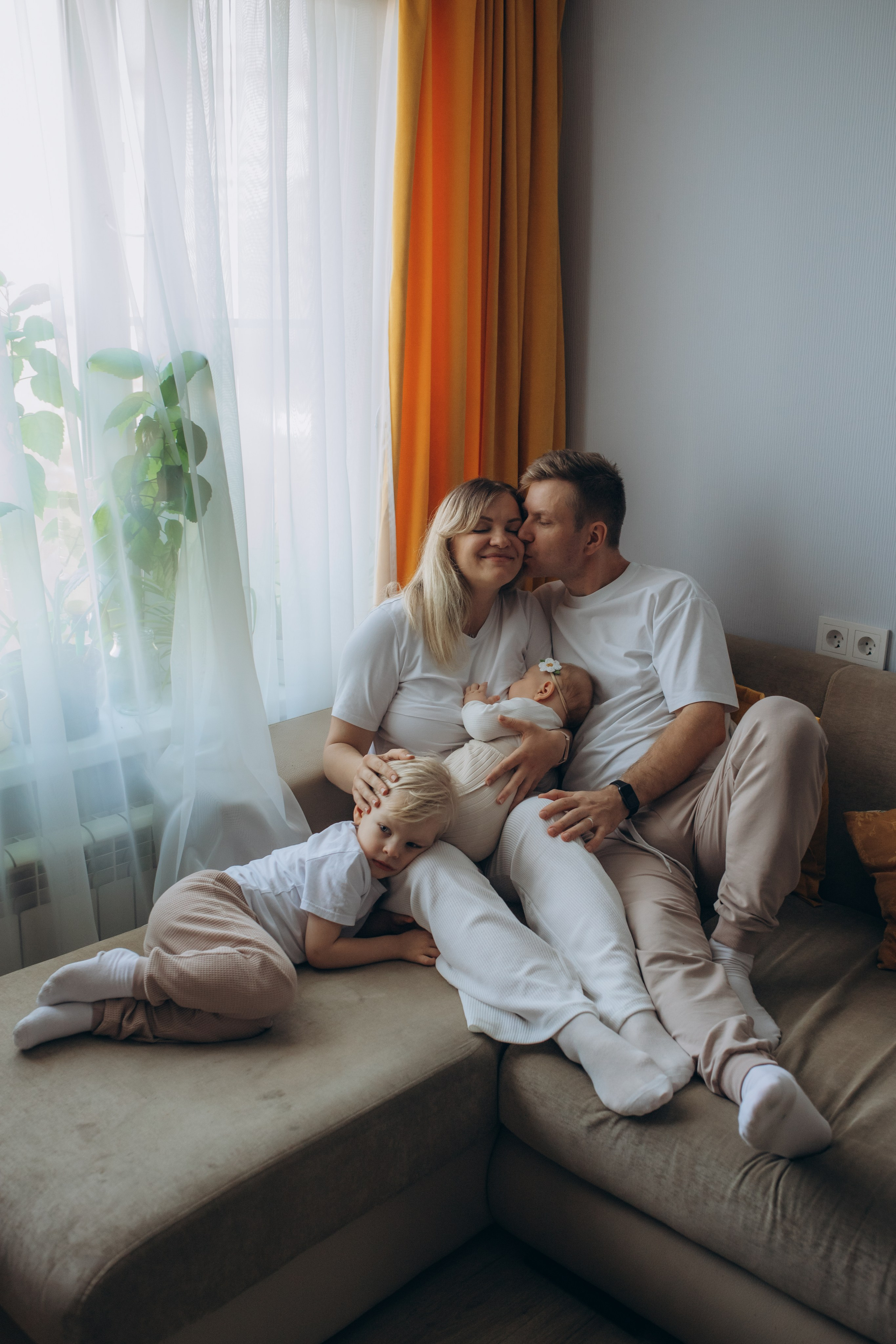 Катя, Денис и малыши. Семейный и домашний фотограф в Москве и МО Королева Валерия