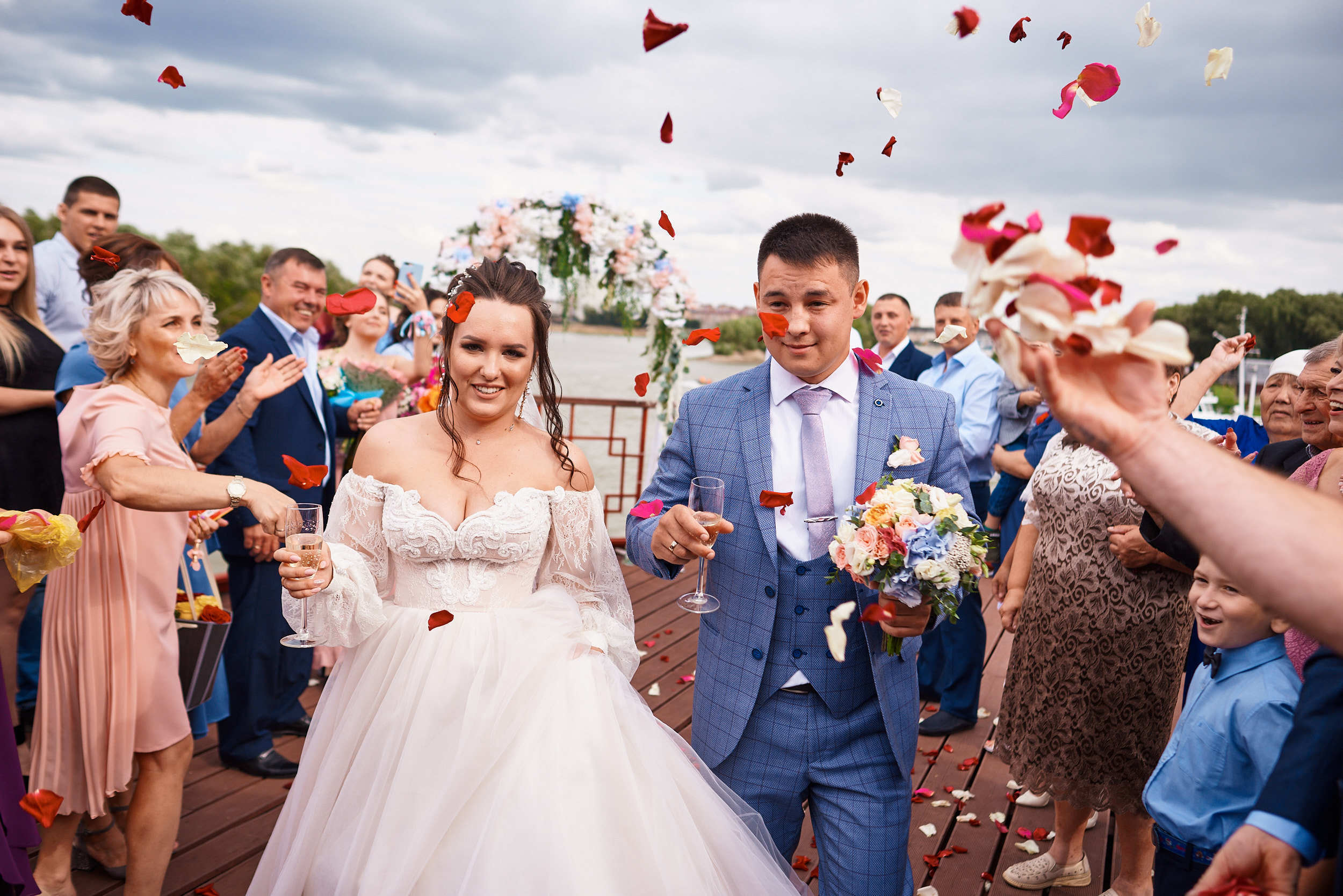 Фотосъёмка свадьбы у Александра и Ирины. Артём Савиных — профессиональный фотограф в Москве | Репортажи, свадьбы, портреты