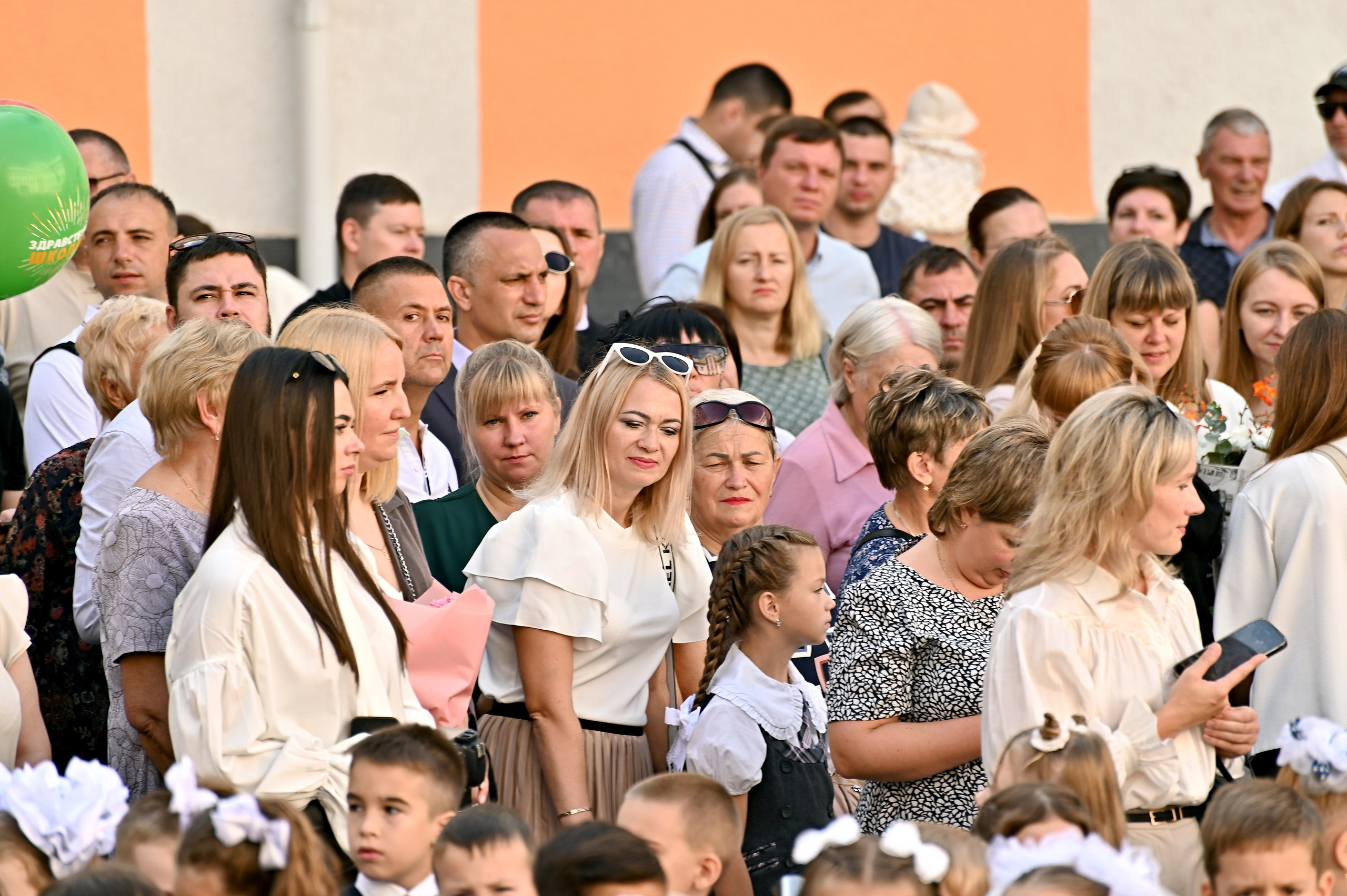 Первоклассник. ФОТОГРАФ ВАШИХ МЕРОПРИЯТИЙ РЯЗАНЬ СЕРГЕЙ КЛЮЕВ Концертная фотография близка к репортажу и портретной съемке