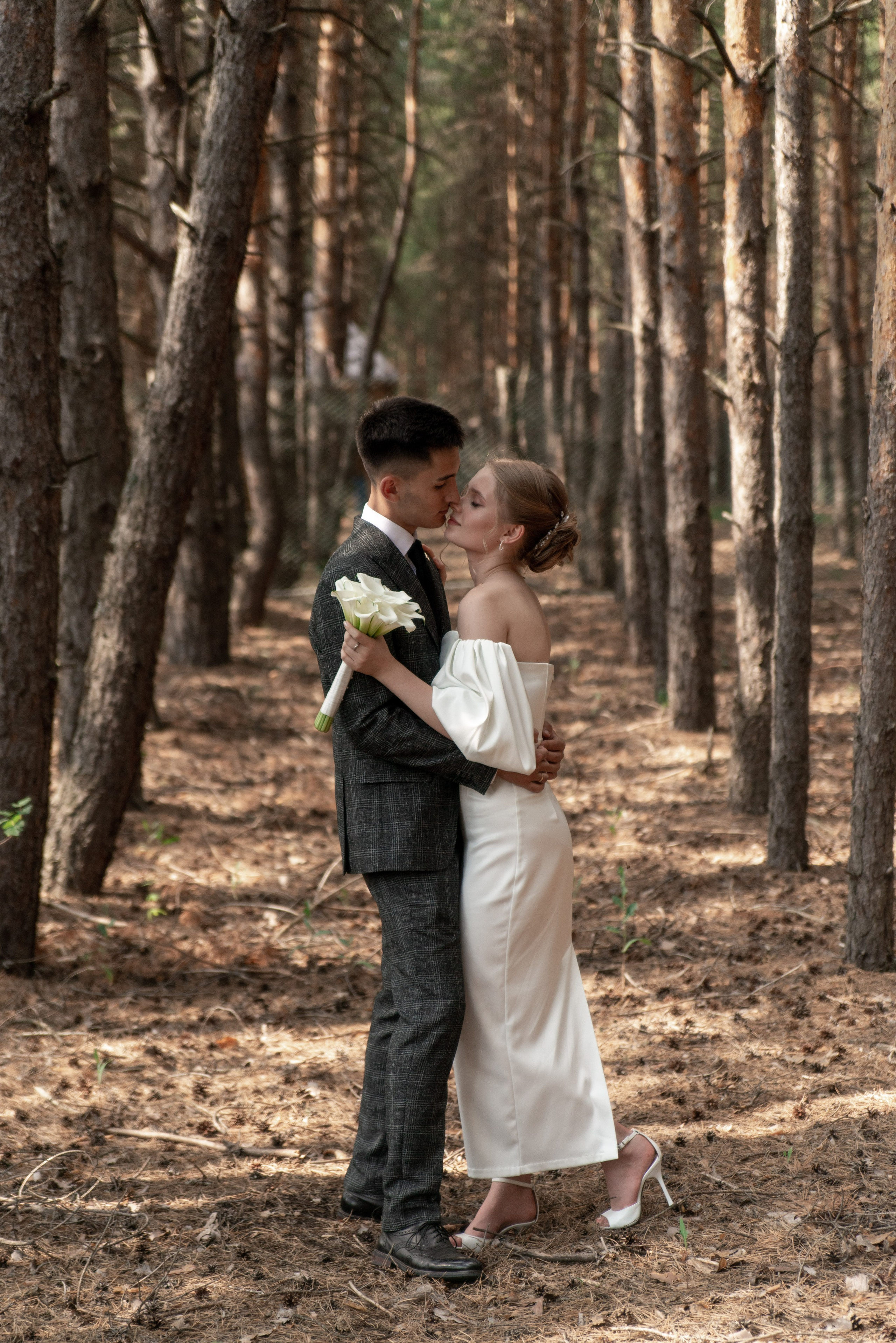 Ангелина и Евгений Загс и прогулка. Меня зовут Александр Литвинчук и я свадебный фотограф в Саратове