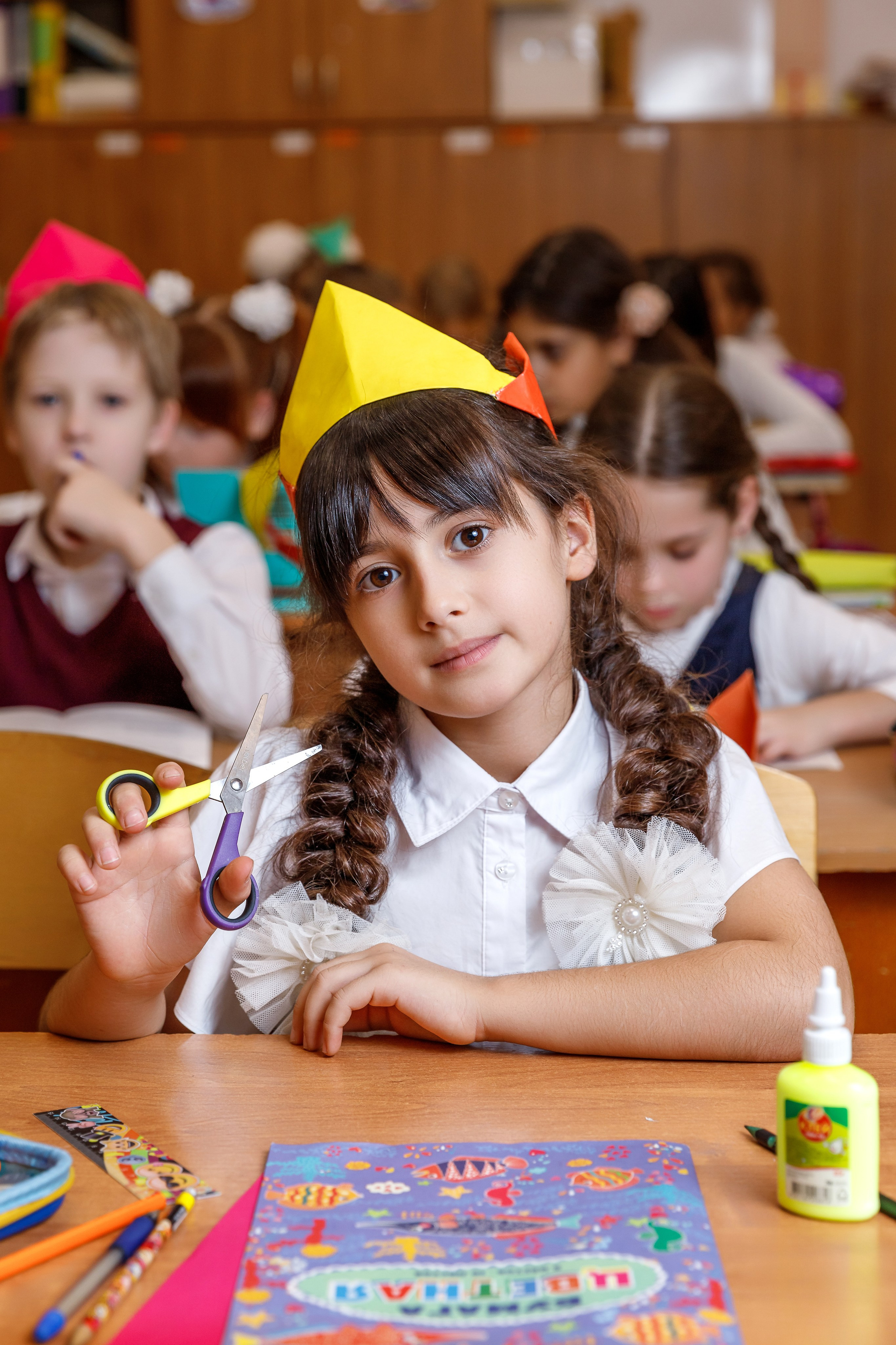 НА УРОКАХ. Марина Ушакова. Фотограф. Выпускные альбомы. г. Краснодар