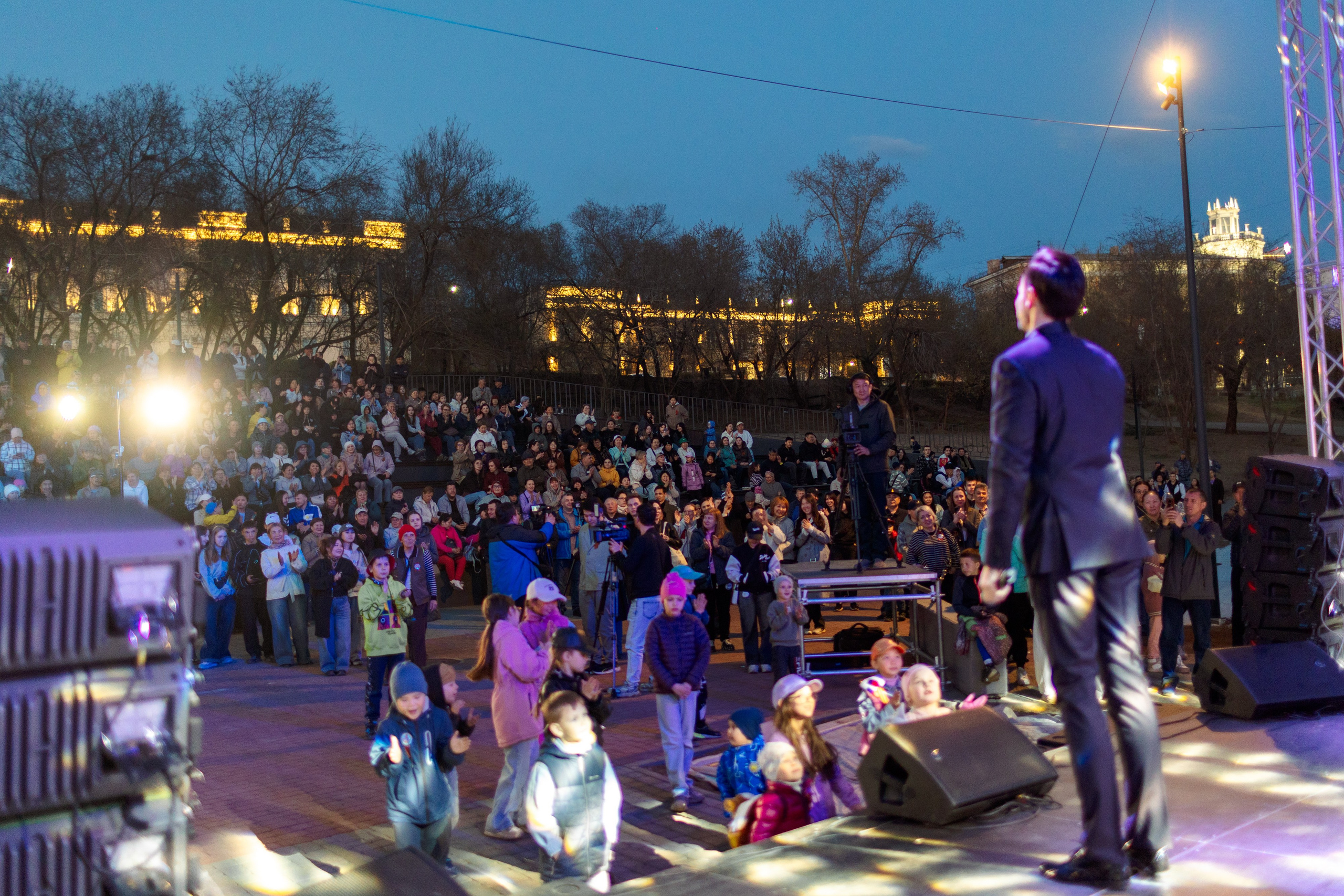 Концерт приуроченный к празднованию 80 лет победл. Свадебный и семейный фотограф в Улан-Удэ