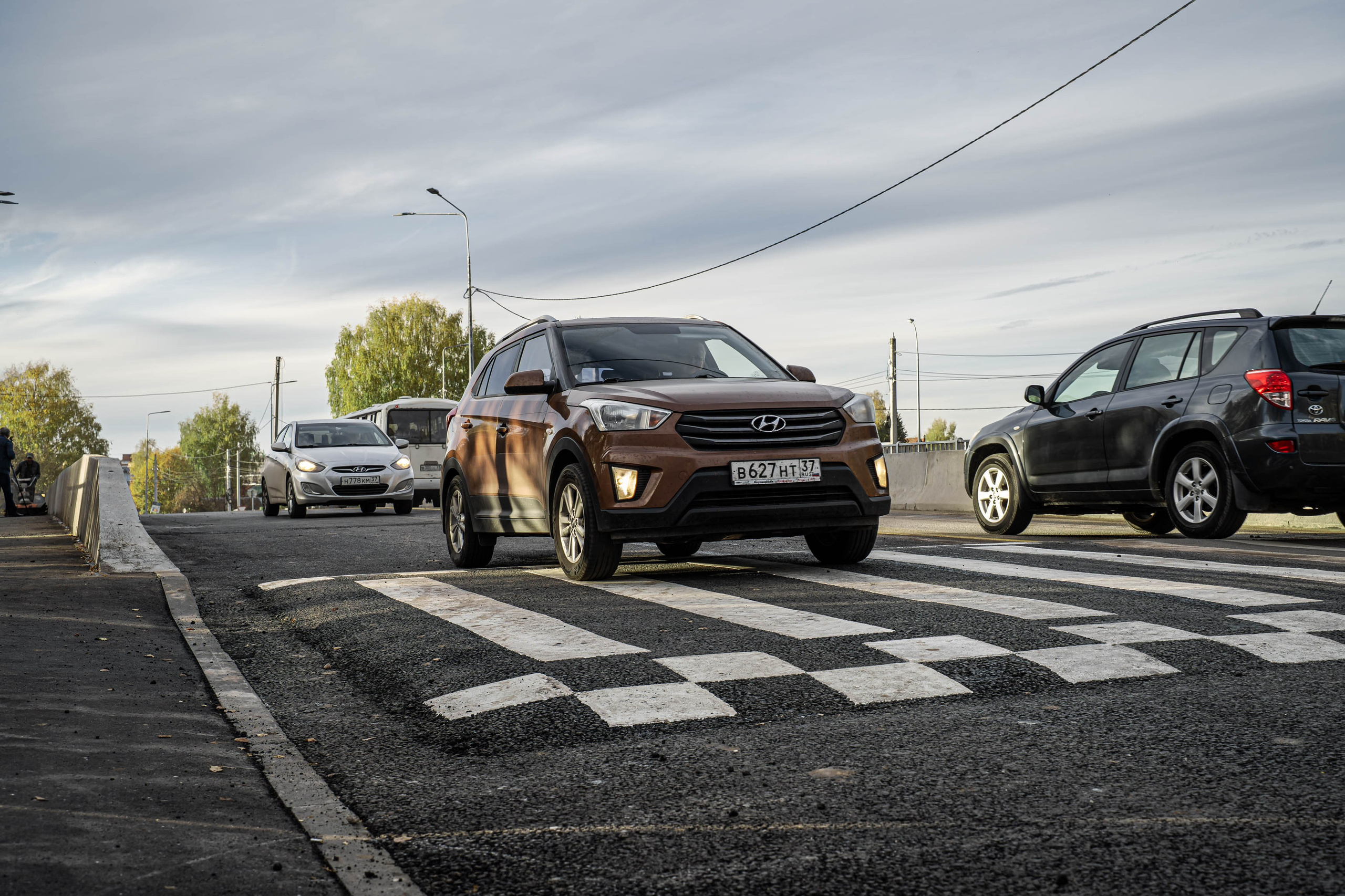 Церемония открытия нового моста в Иваново: гости и первые автомобили на мосту. Промышленная фотография Иваново, Промышленная фотография Владимир, Промышленная фотография Кострома, Промышленная фотография Ярославль