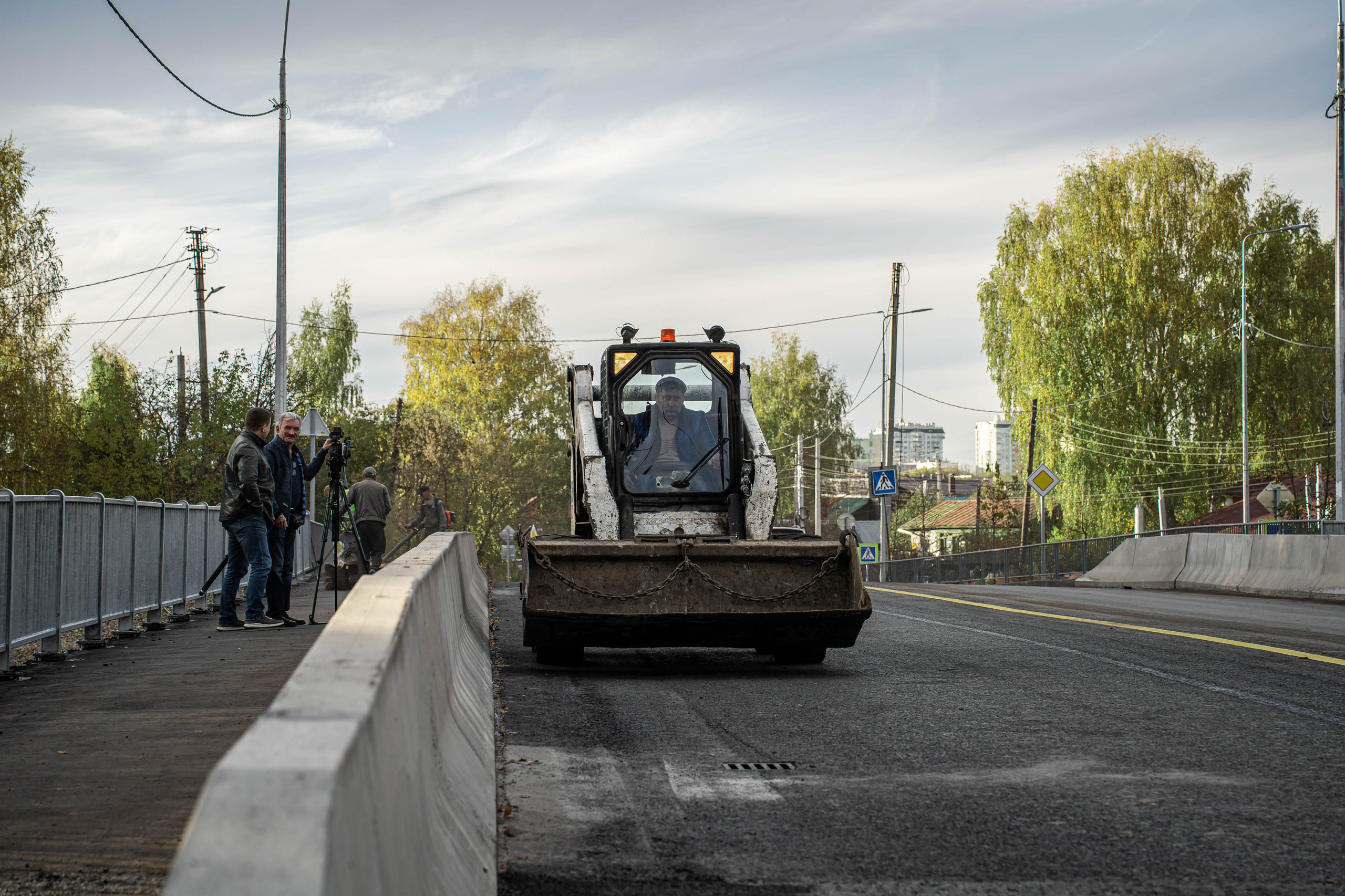 Церемония открытия нового моста в Иваново: гости и первые автомобили на мосту. Промышленная фотография Иваново, Промышленная фотография Владимир, Промышленная фотография Кострома, Промышленная фотография Ярославль