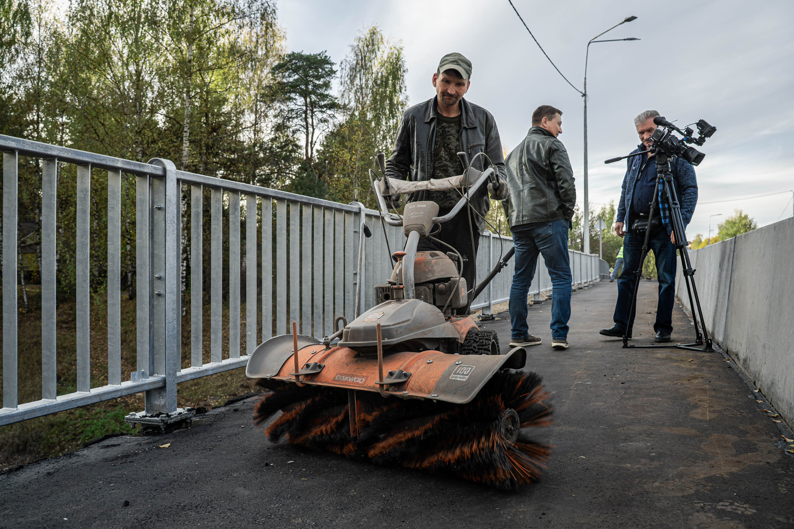 Церемония открытия нового моста в Иваново: гости и первые автомобили на мосту. Промышленная фотография Иваново, Промышленная фотография Владимир, Промышленная фотография Кострома, Промышленная фотография Ярославль