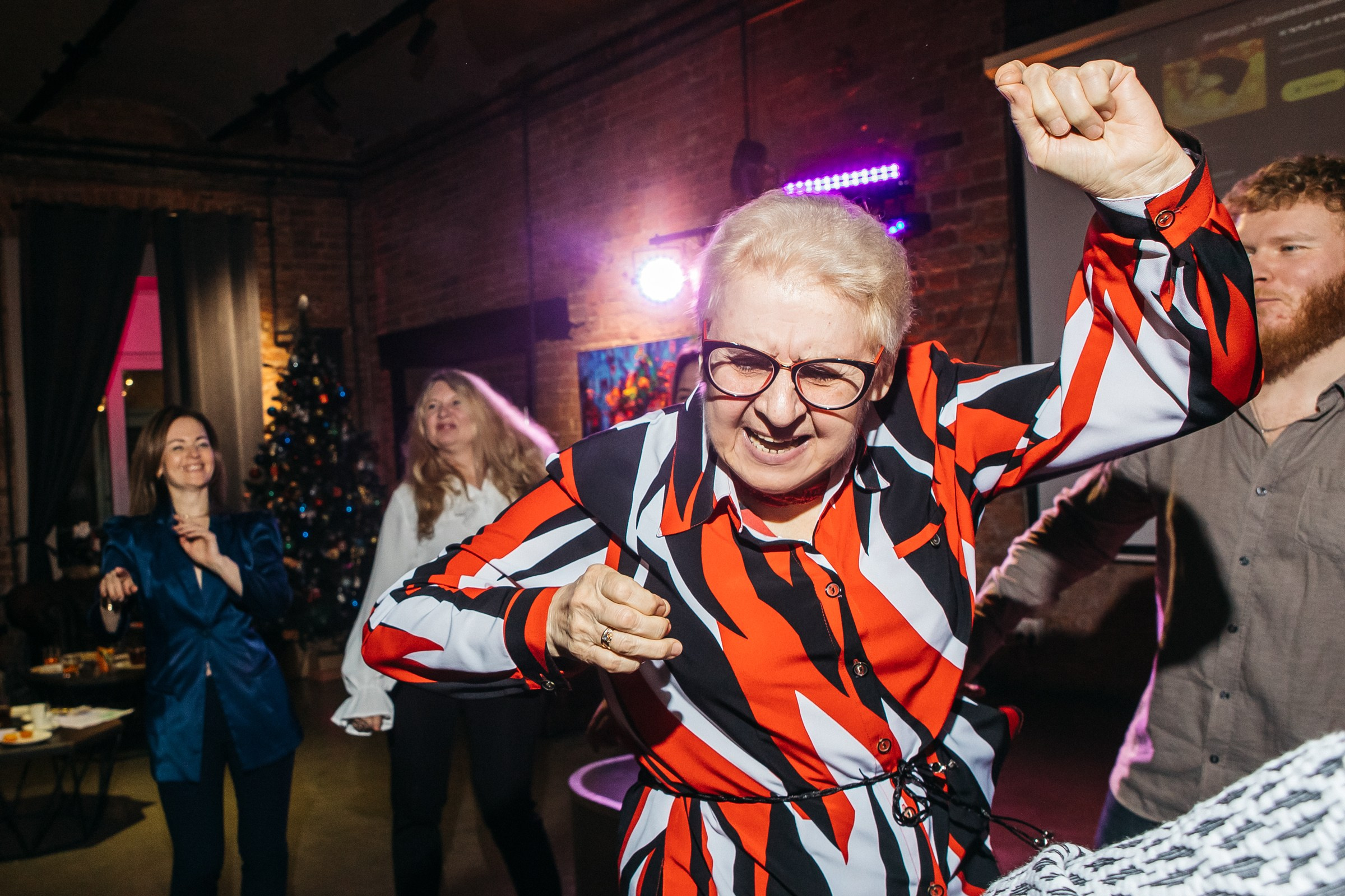 Позитивный репортажный фотограф на День Рождение, юбилей Питер