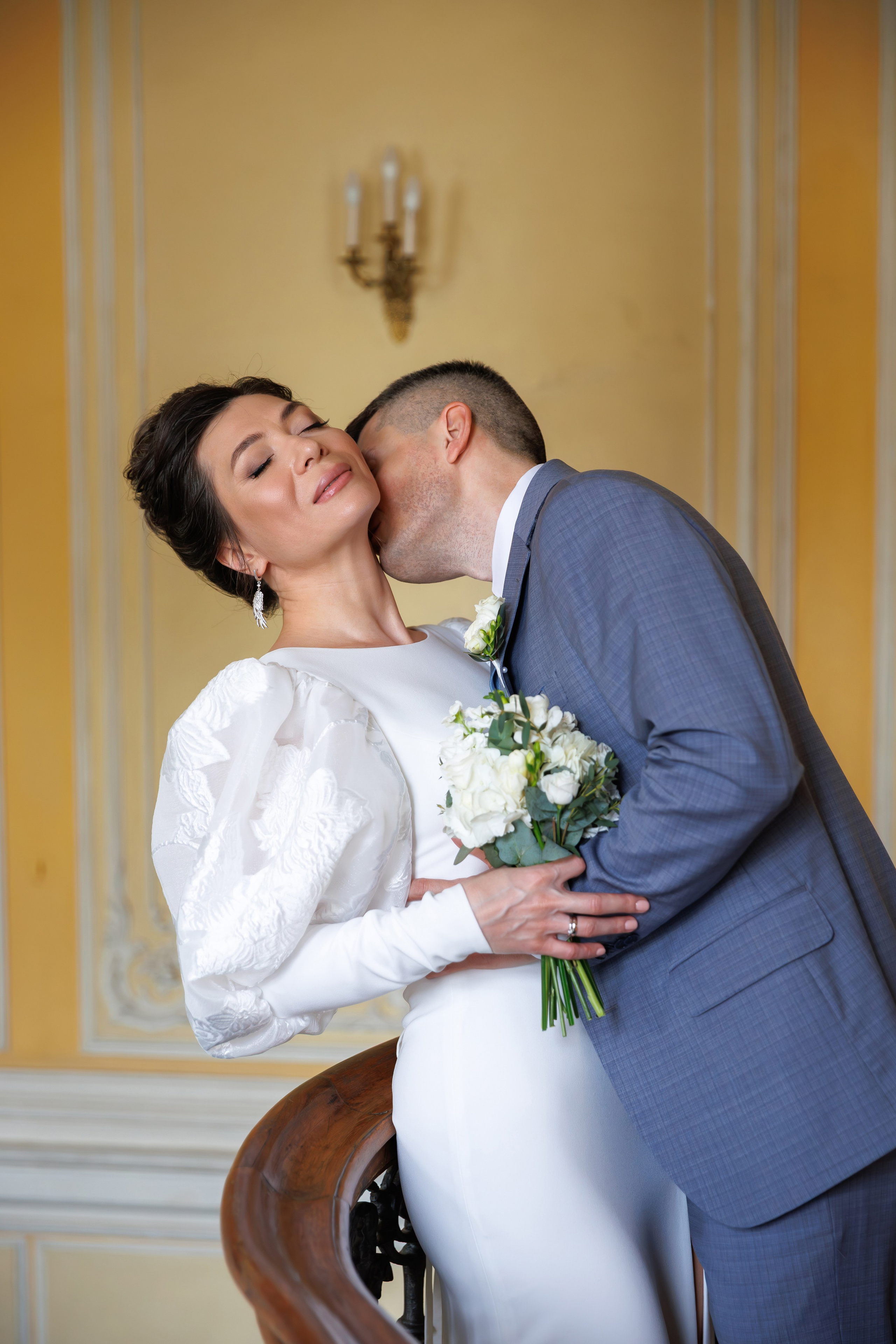 Свадебная фотосессия в библиотеке читальне им Пушкина. Свадебный фотограф Москва и МО Сергей Киржаев