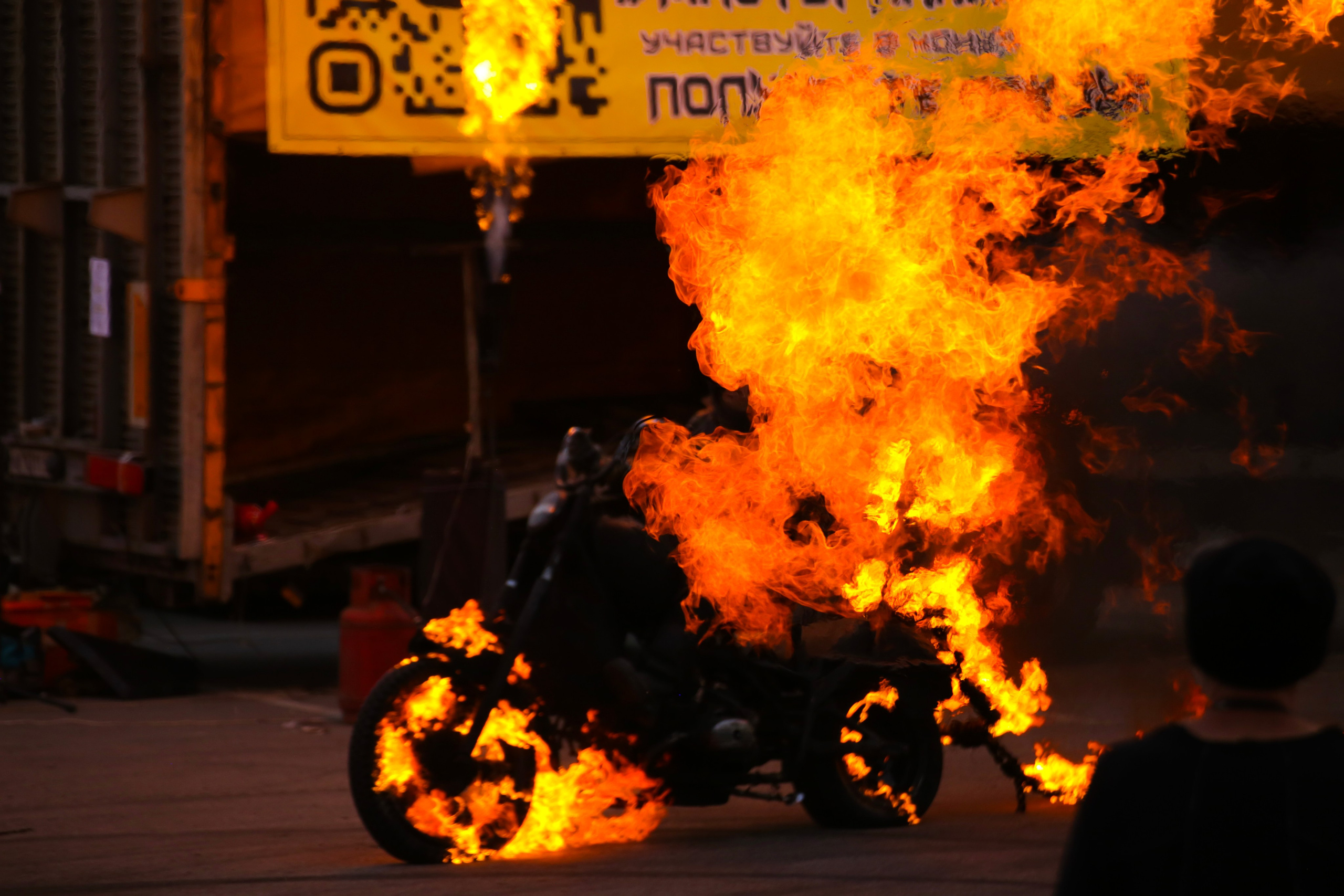 Шоу каскадеров. Костюмер, художник кино и телевидения в спб