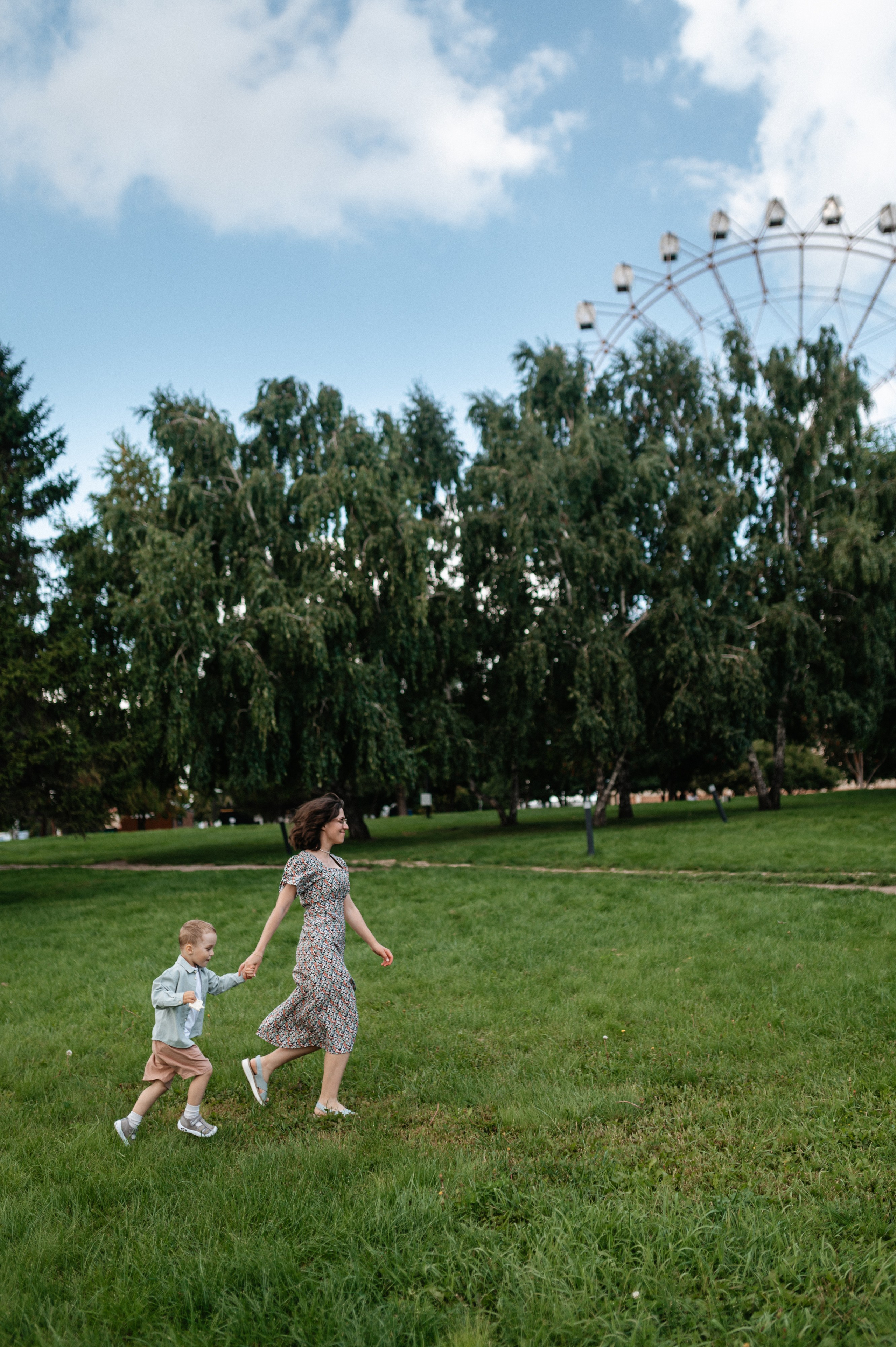 На набережной. Главная