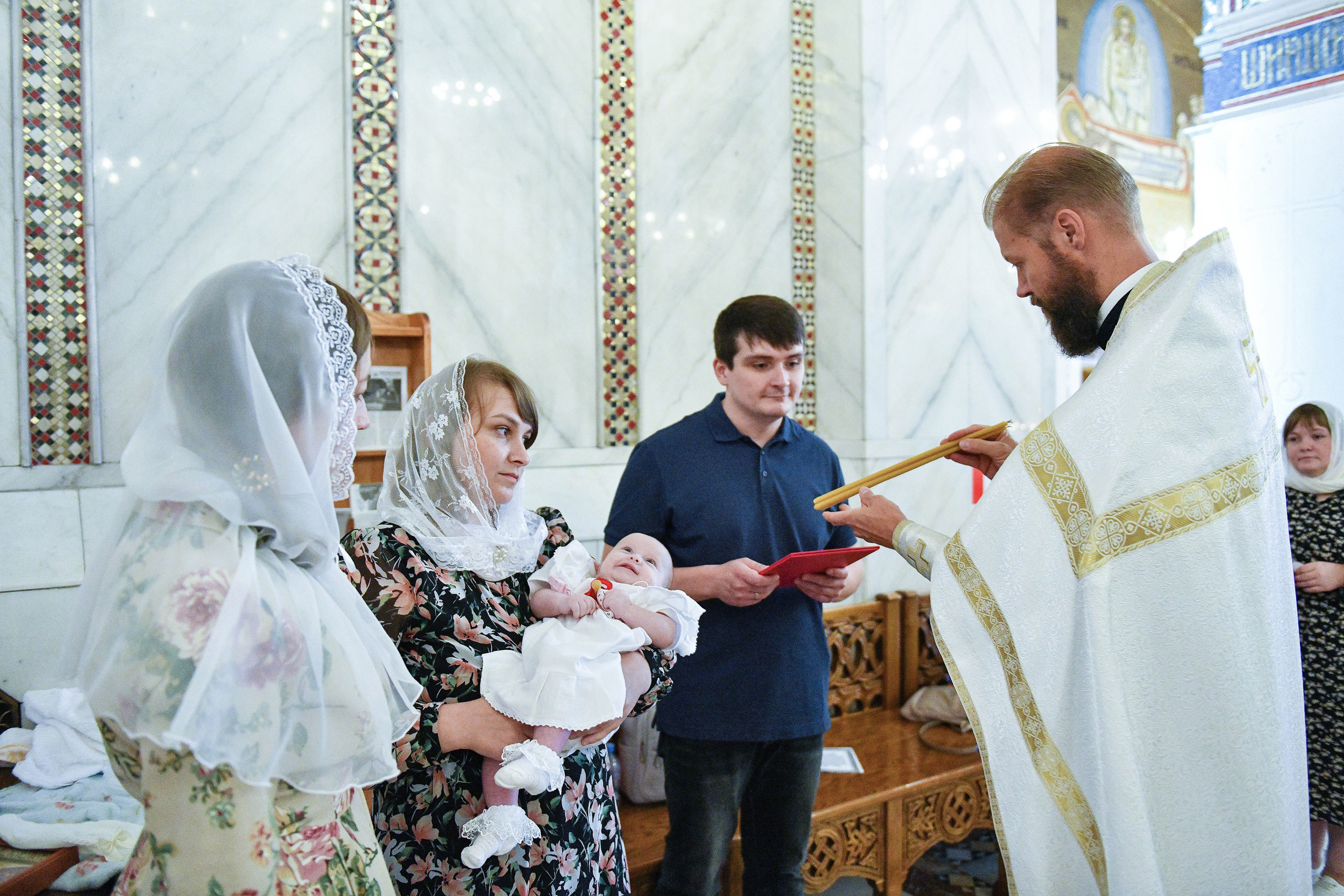 Крещение Марии. Церковь Покрова Пресвятой Богородицы в Ясенево. Свадебный и портретный фотограф в Москве Галина Борисова